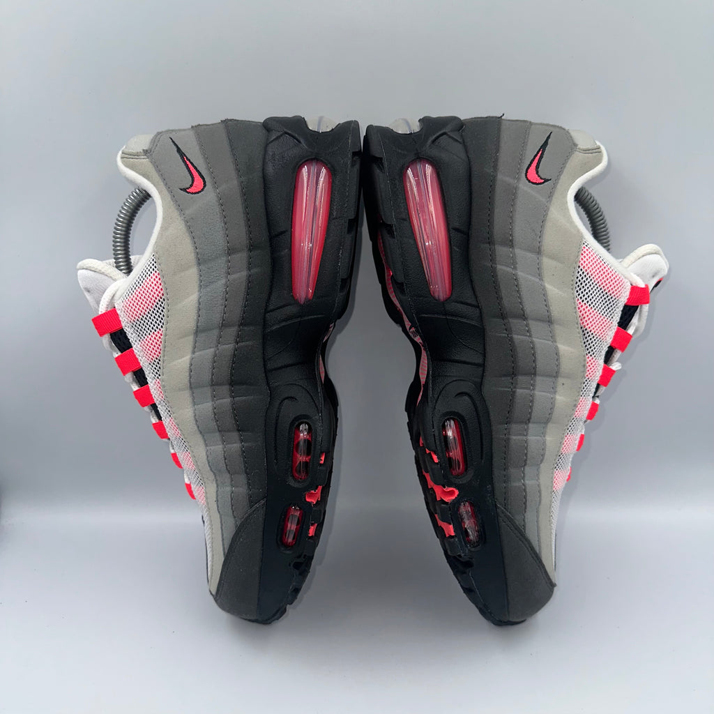 Nike Air Max 95 OG Solar Red UK 8 heel and counter detail