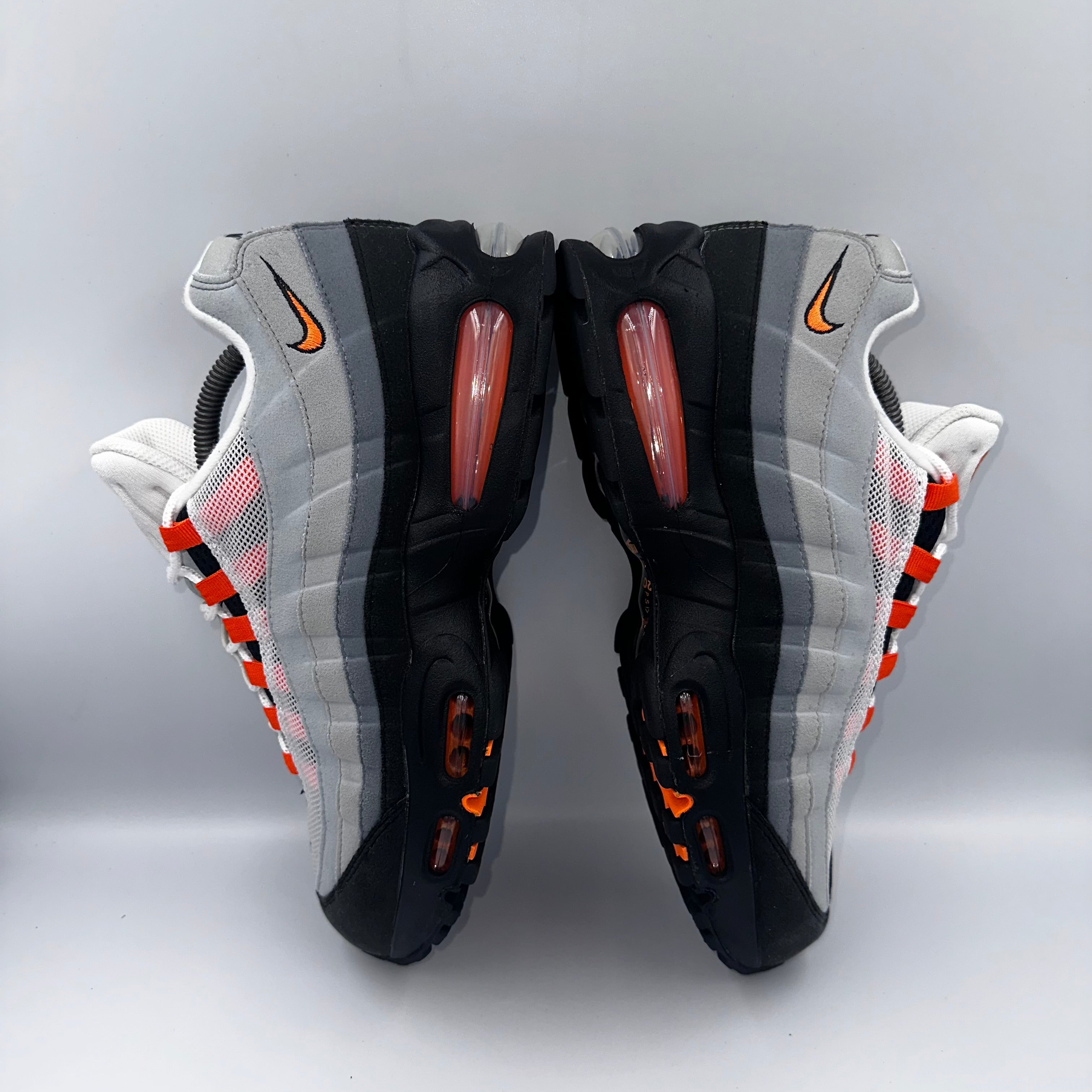 Nike Air Max 95 OG Mandarin UK 9 three-quarter front angle