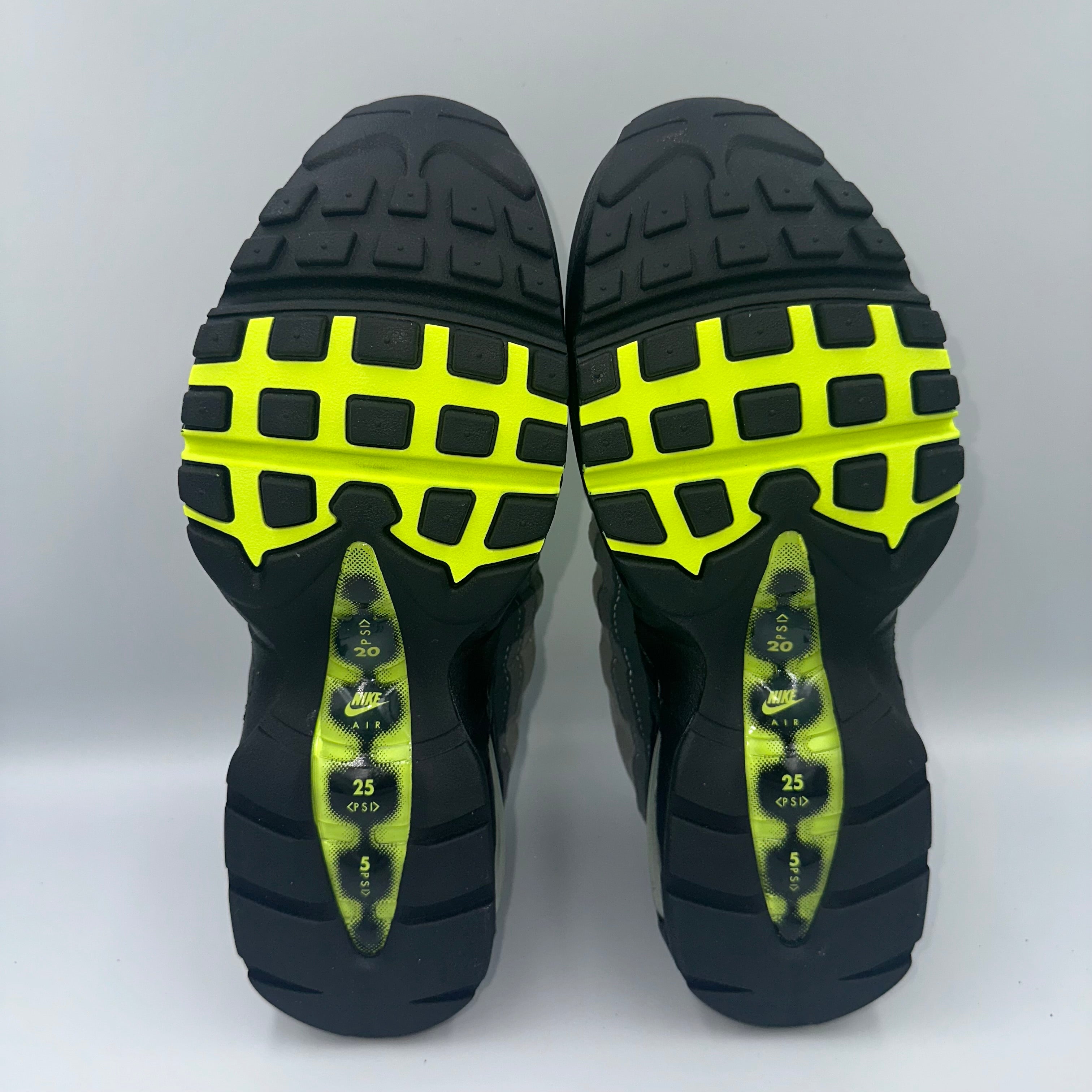 Nike Air Max 95 OG Neon “Big Bubble” 2026 heel and counter detail
