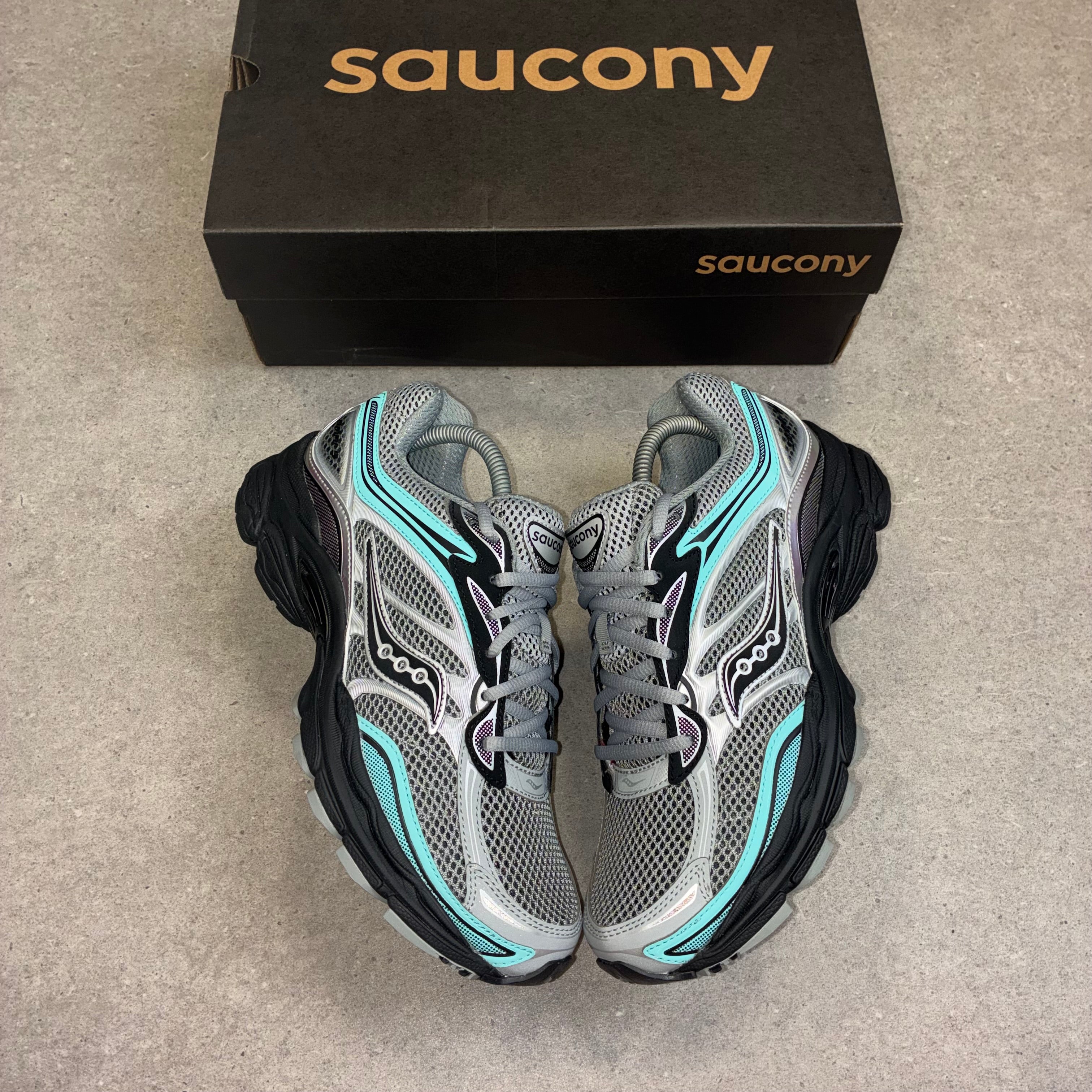 Saucony ProGrid Omni 9 Fossil / Splash