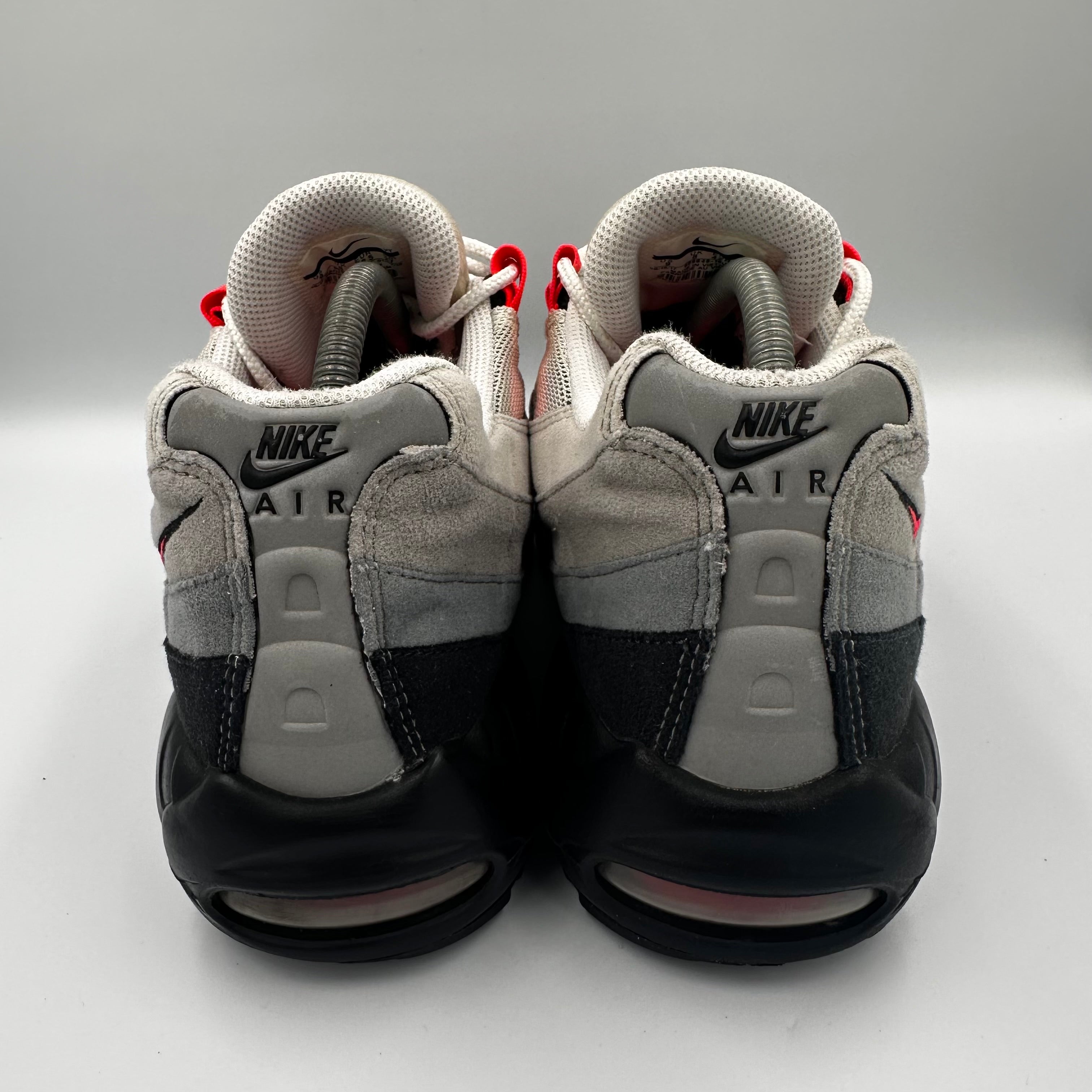 Nike Air Max 95 OG Solar Red UK 8 outsole view