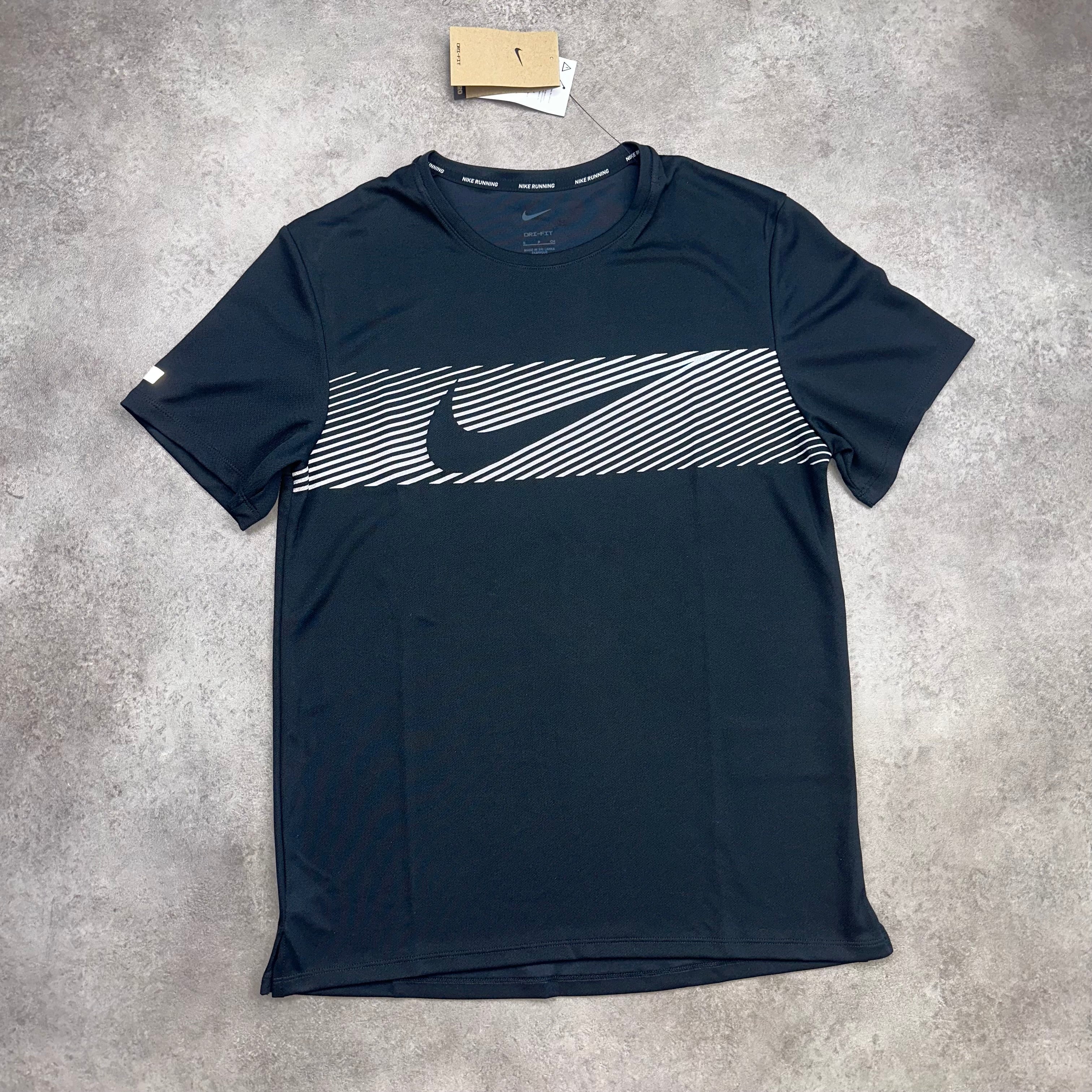 Nike Division Flash Set Black detail close-up