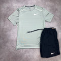 Nike Miler Jade Horizon & Challenger Shorts Black front view