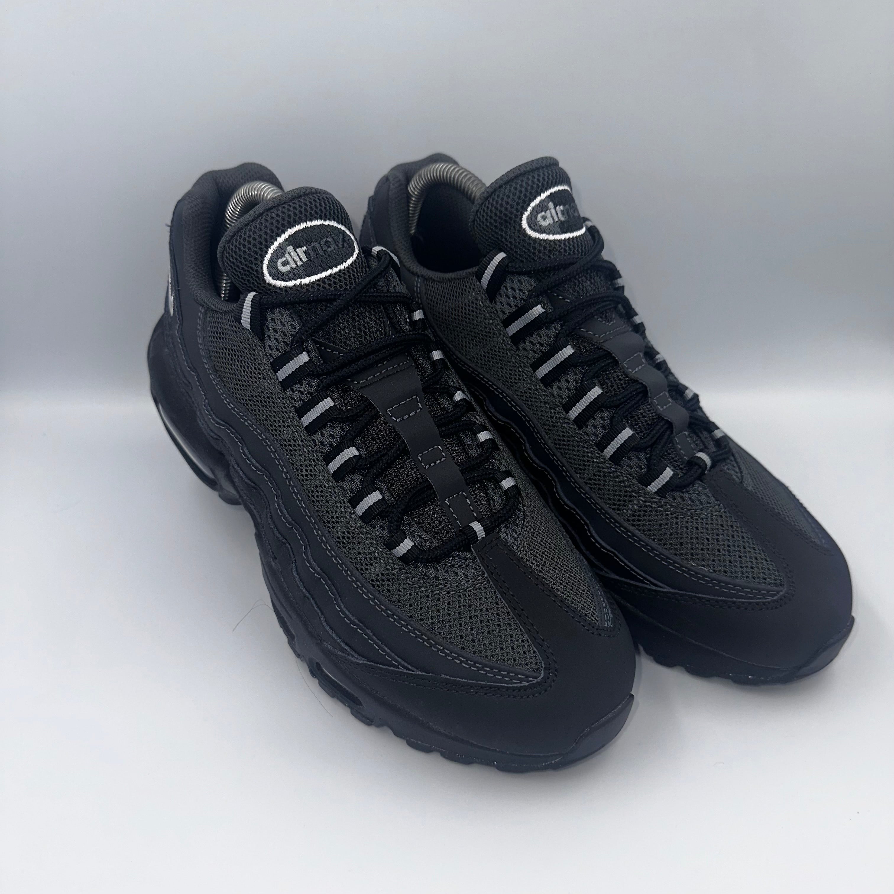 Nike Air Max 95 Anthracite Black UK 6.5 lateral side profile