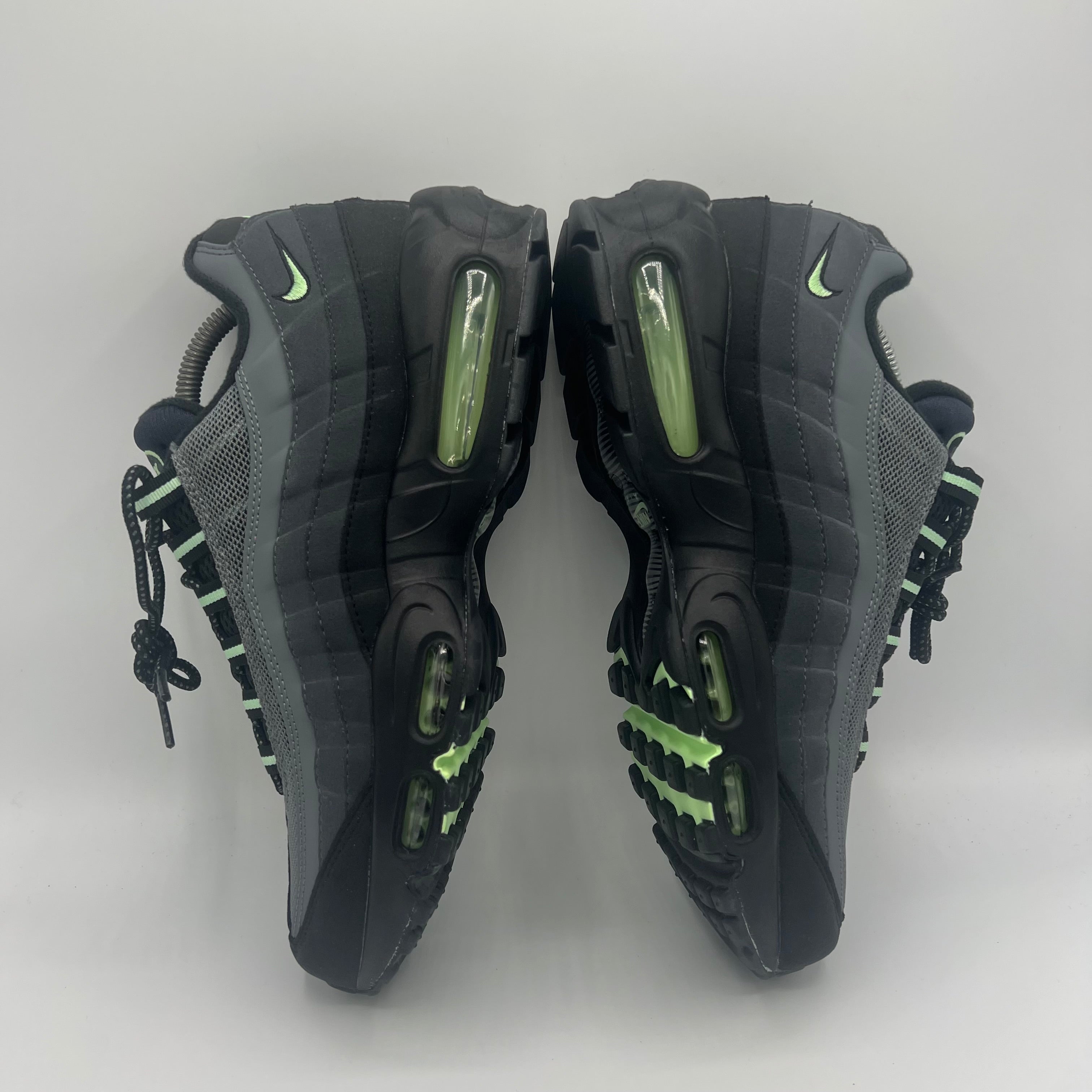 Nike Air Max 95 Vapour Green JD Exclusive three-quarter front angle