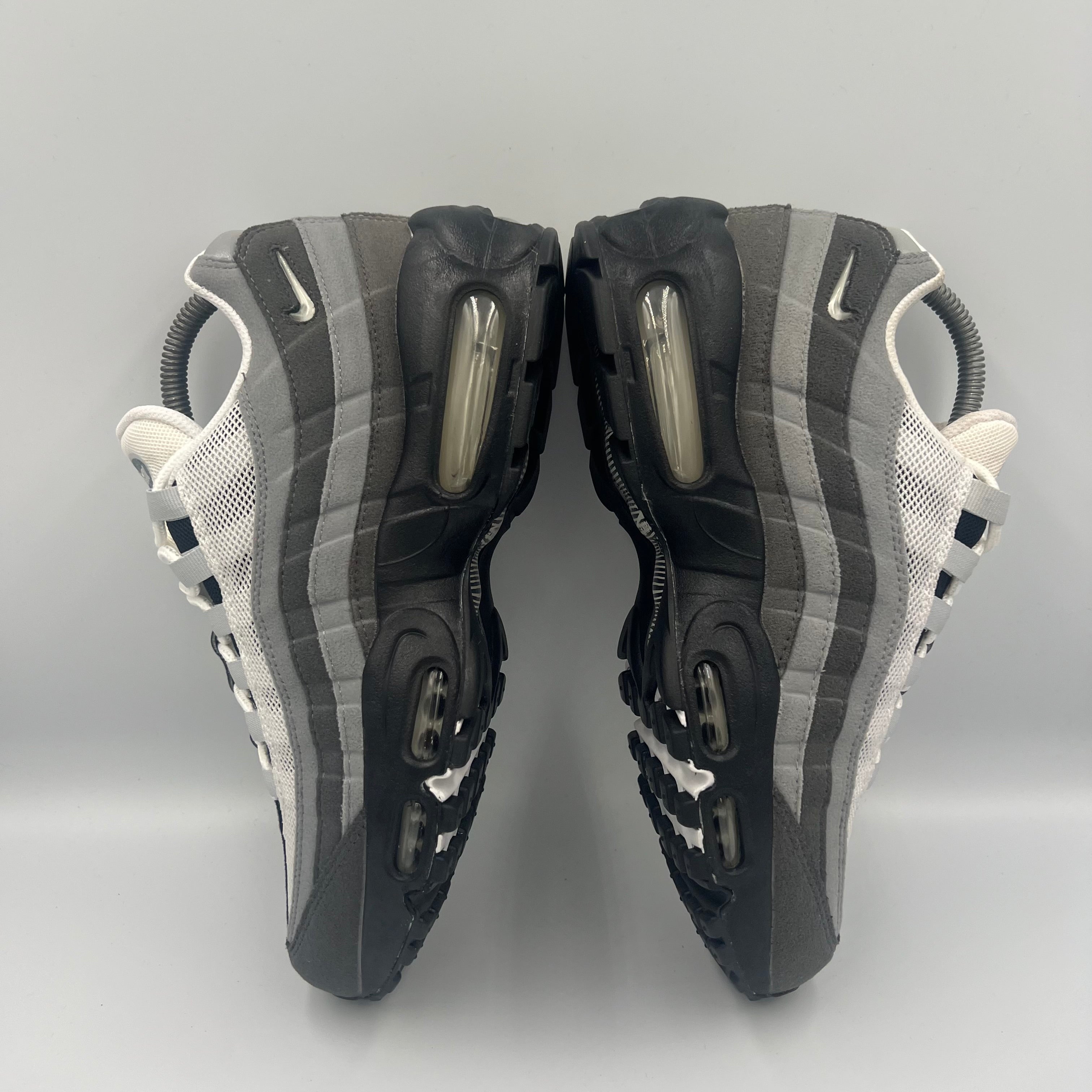 Nike Air Max 95 Grey Jewel three-quarter front angle