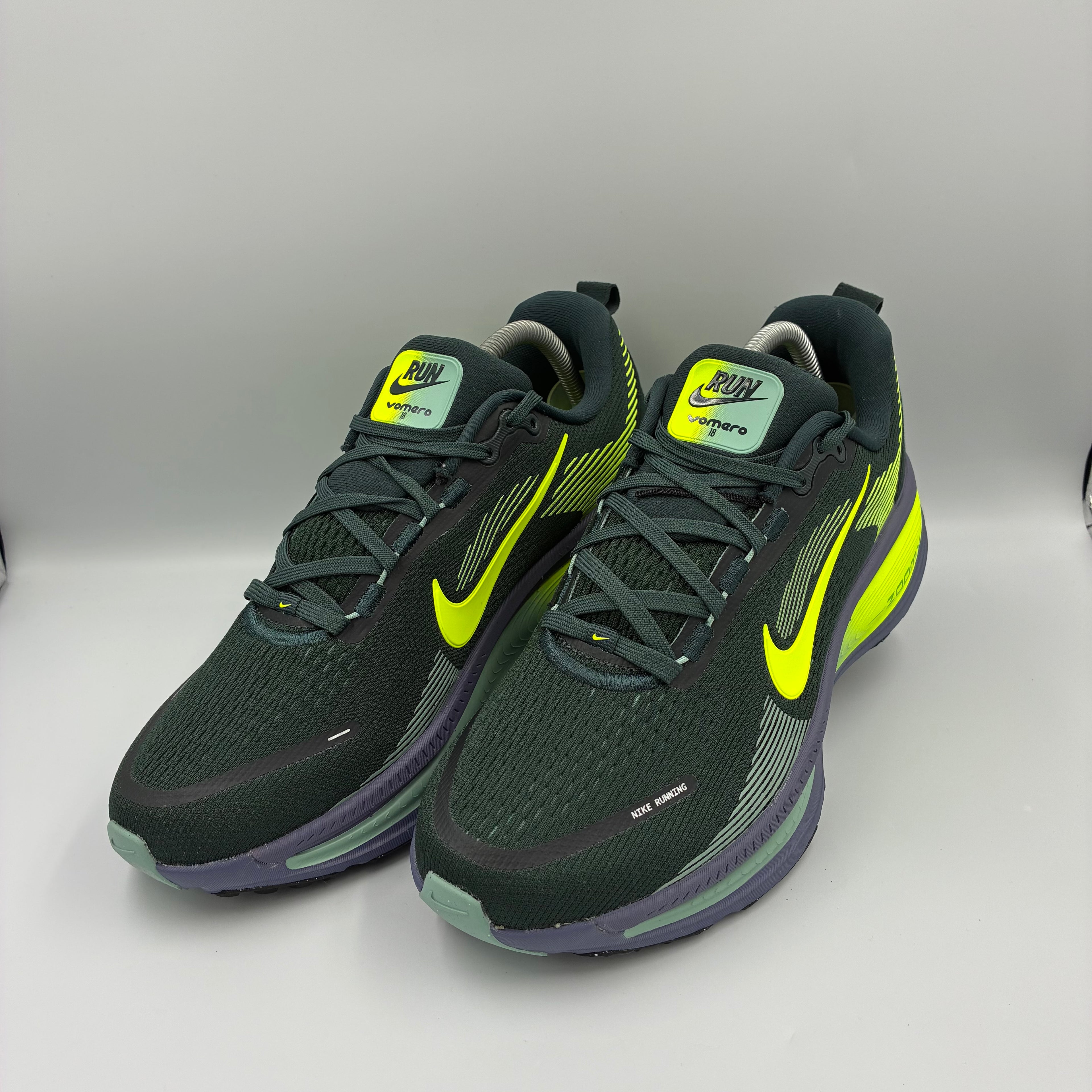 Nike Vomero 18 Seaweed / Volt-Cannon UK 8