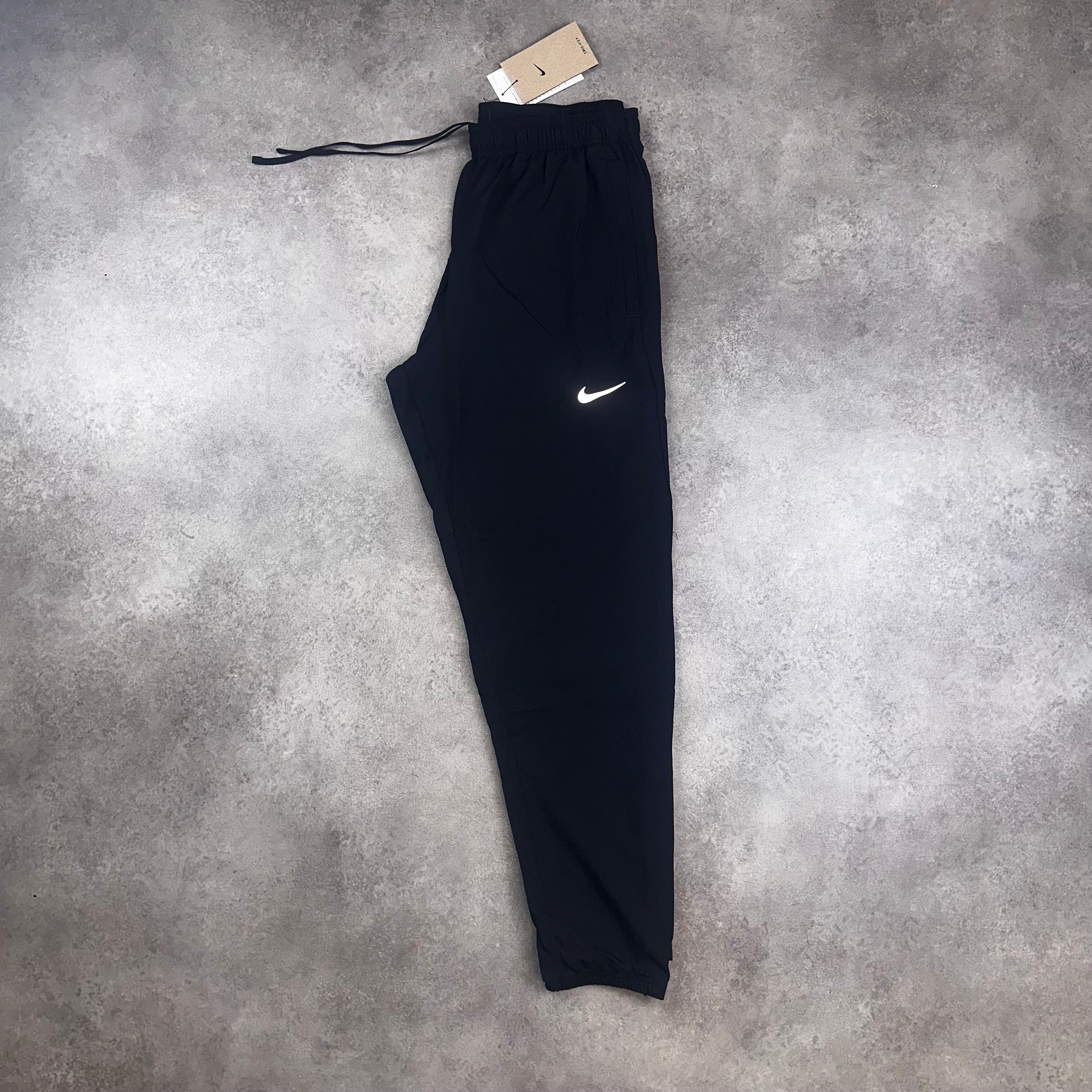 Nike Challenger Pants Black front view