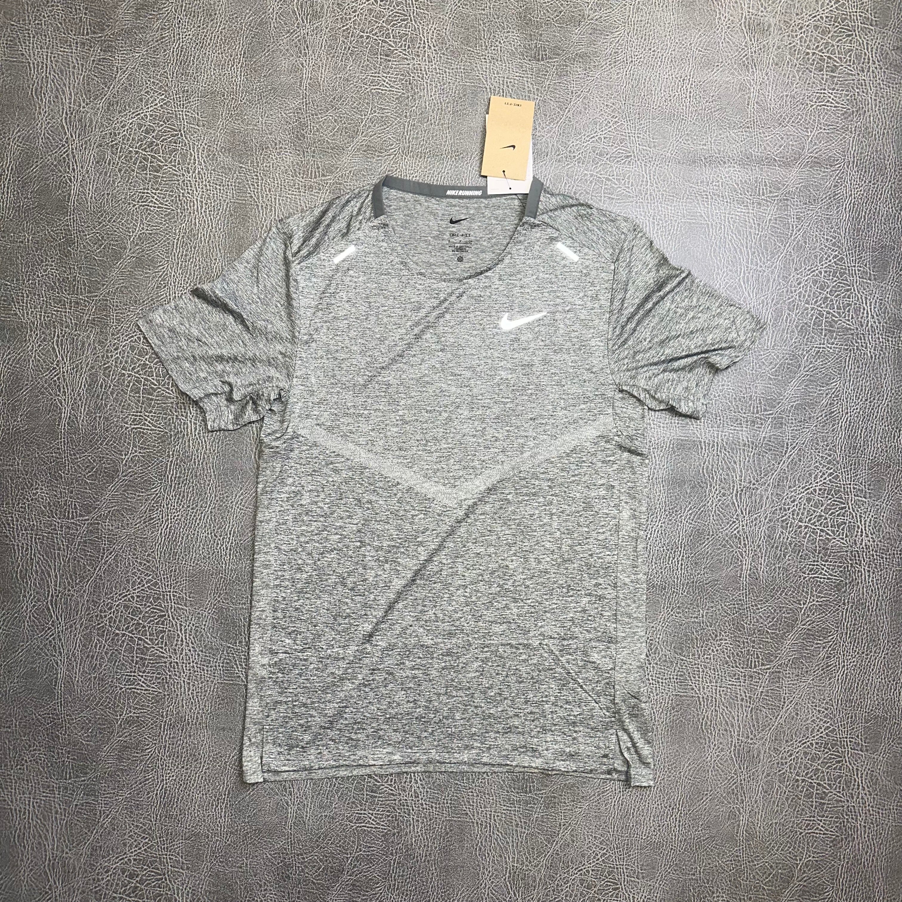 Nike Rise 365 Smoke Grey
