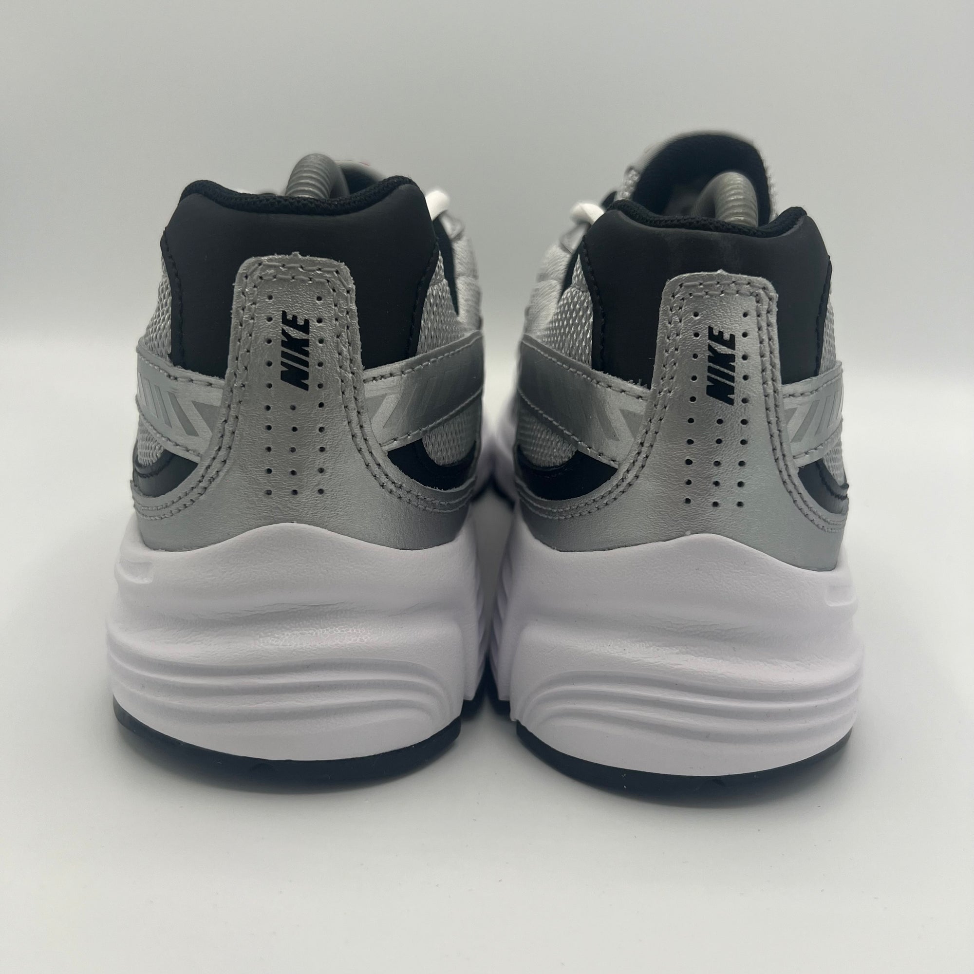 Nike Initiator Metallic Silver / Black/ White
