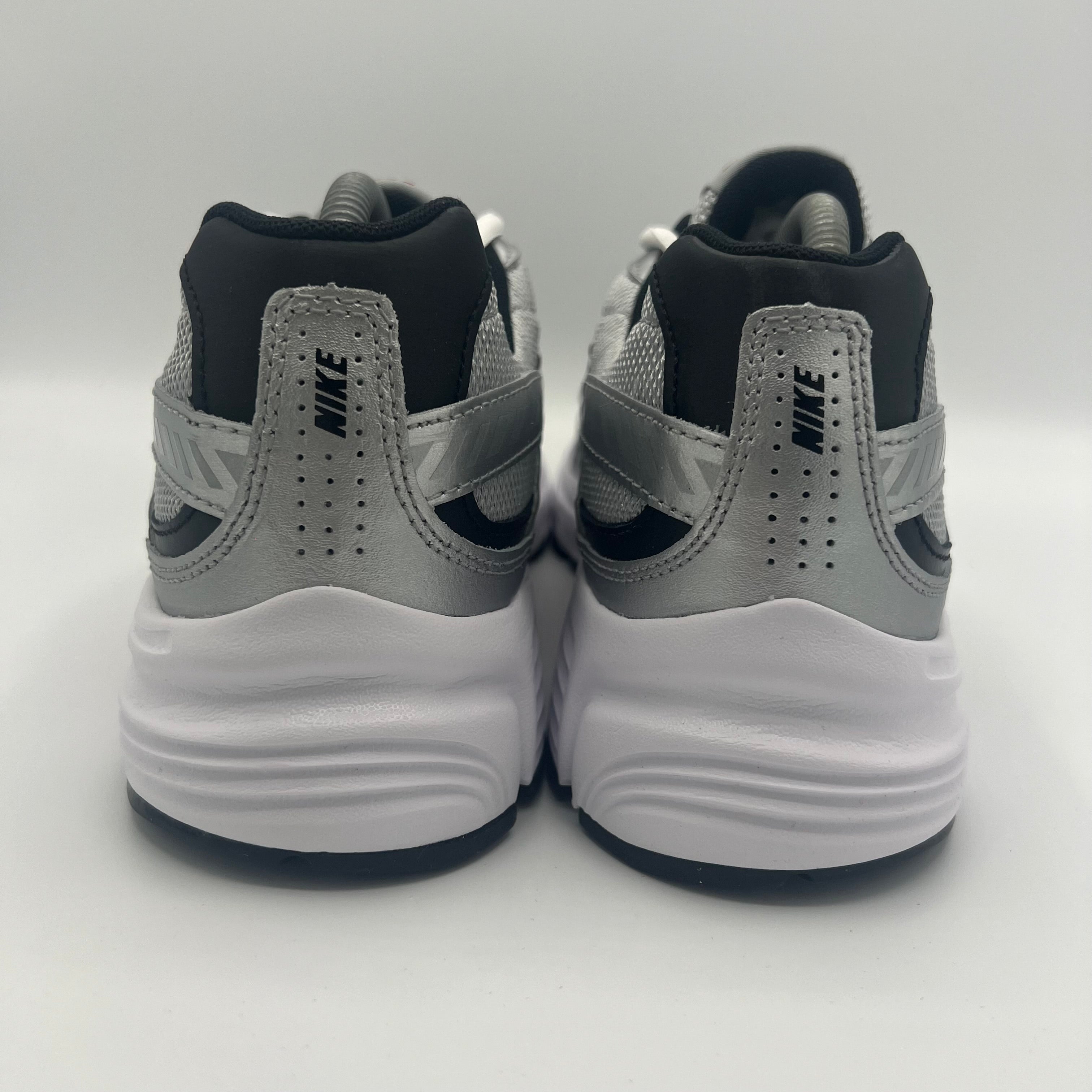 Nike Initiator Metallic Silver / Black/ White outsole view
