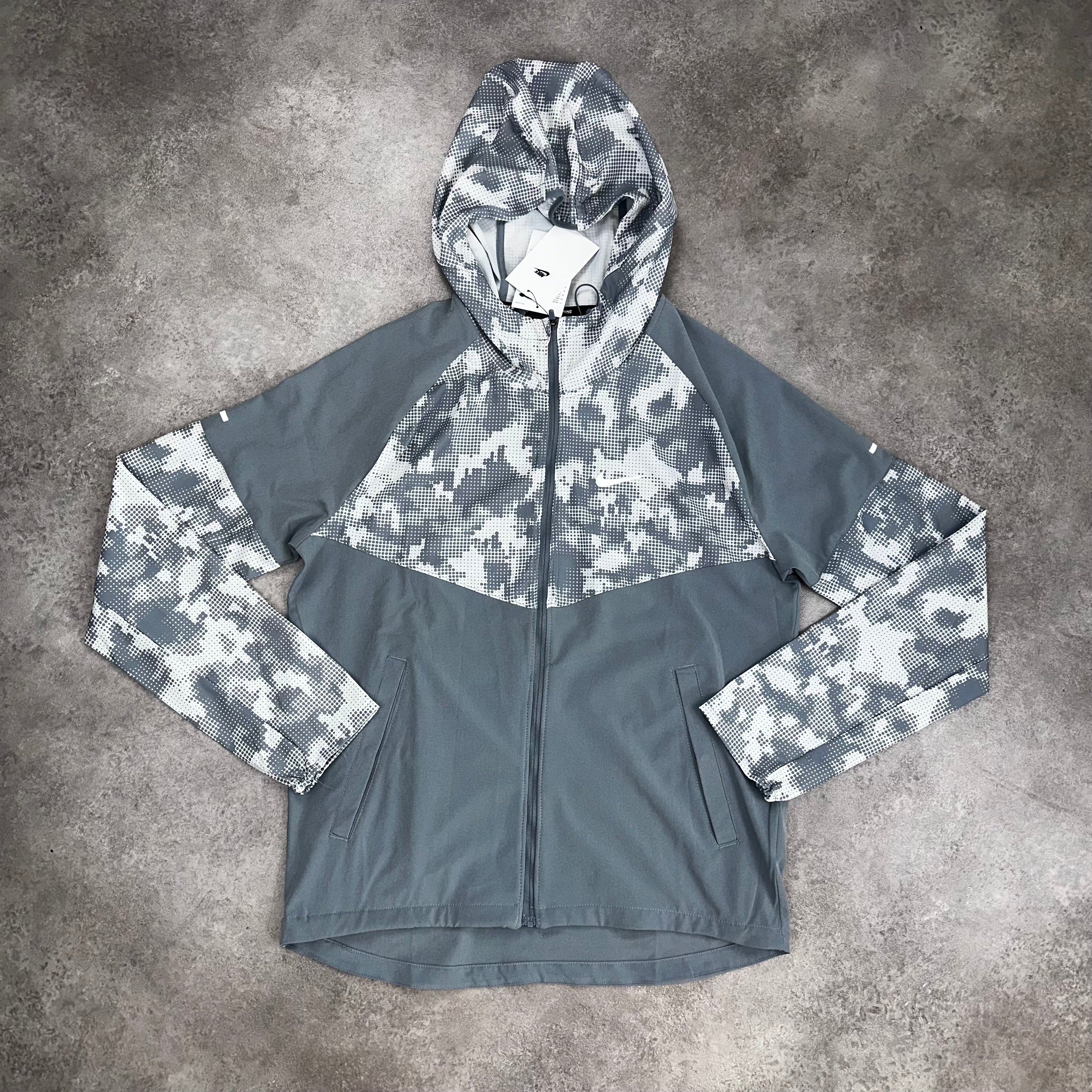 Nike Repel Miler Camo Jacket back view