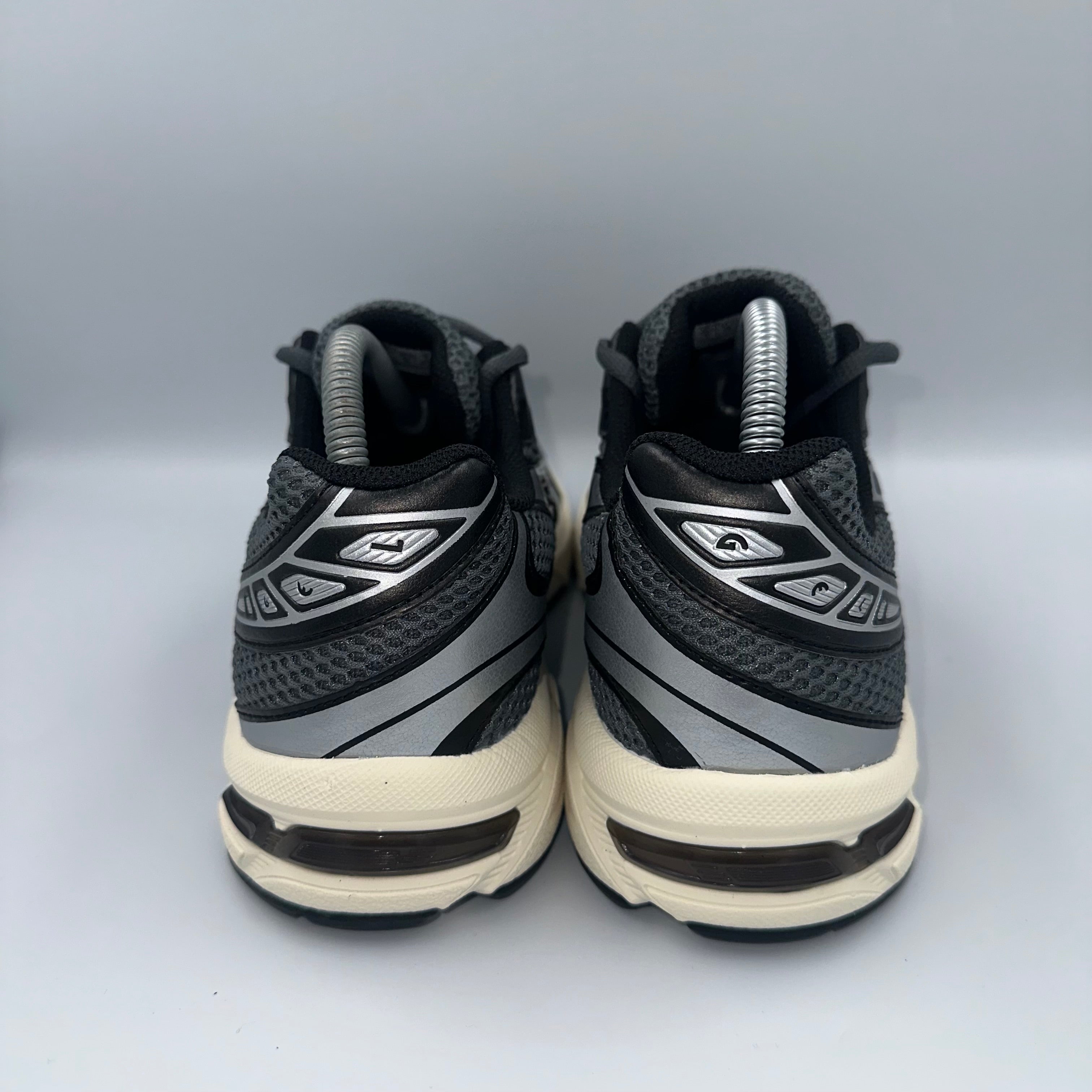 ASICS Gel-1130 Steel Grey / Black outsole view UK 10.5