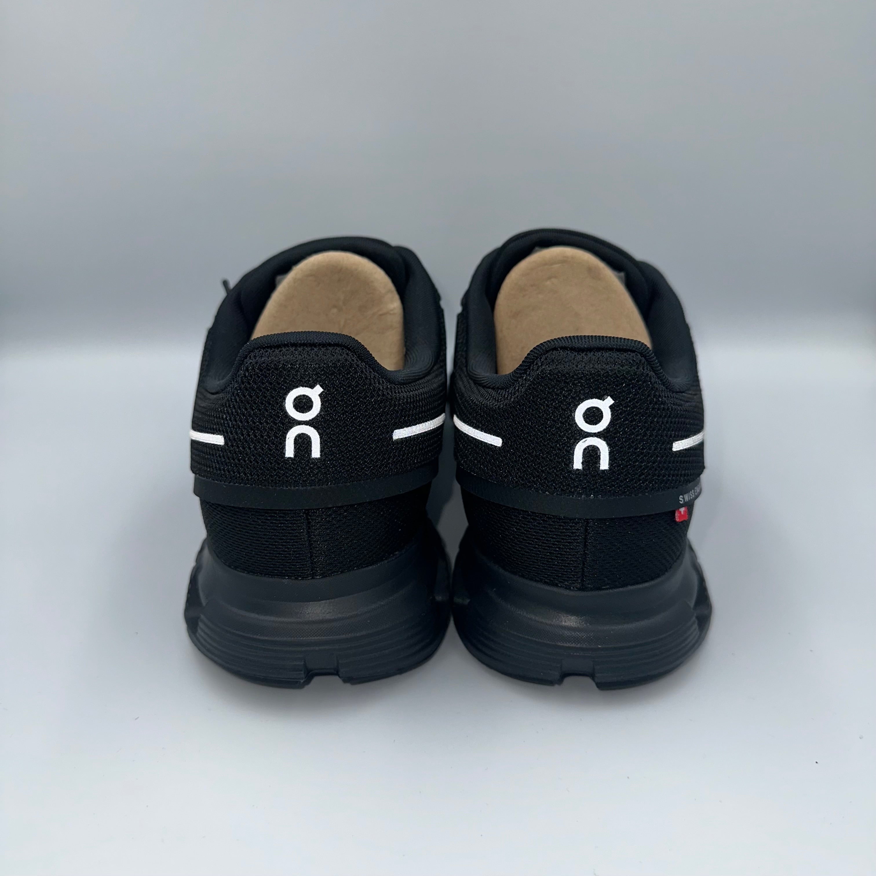 On Running Cloud 6 Black UK 9 front view