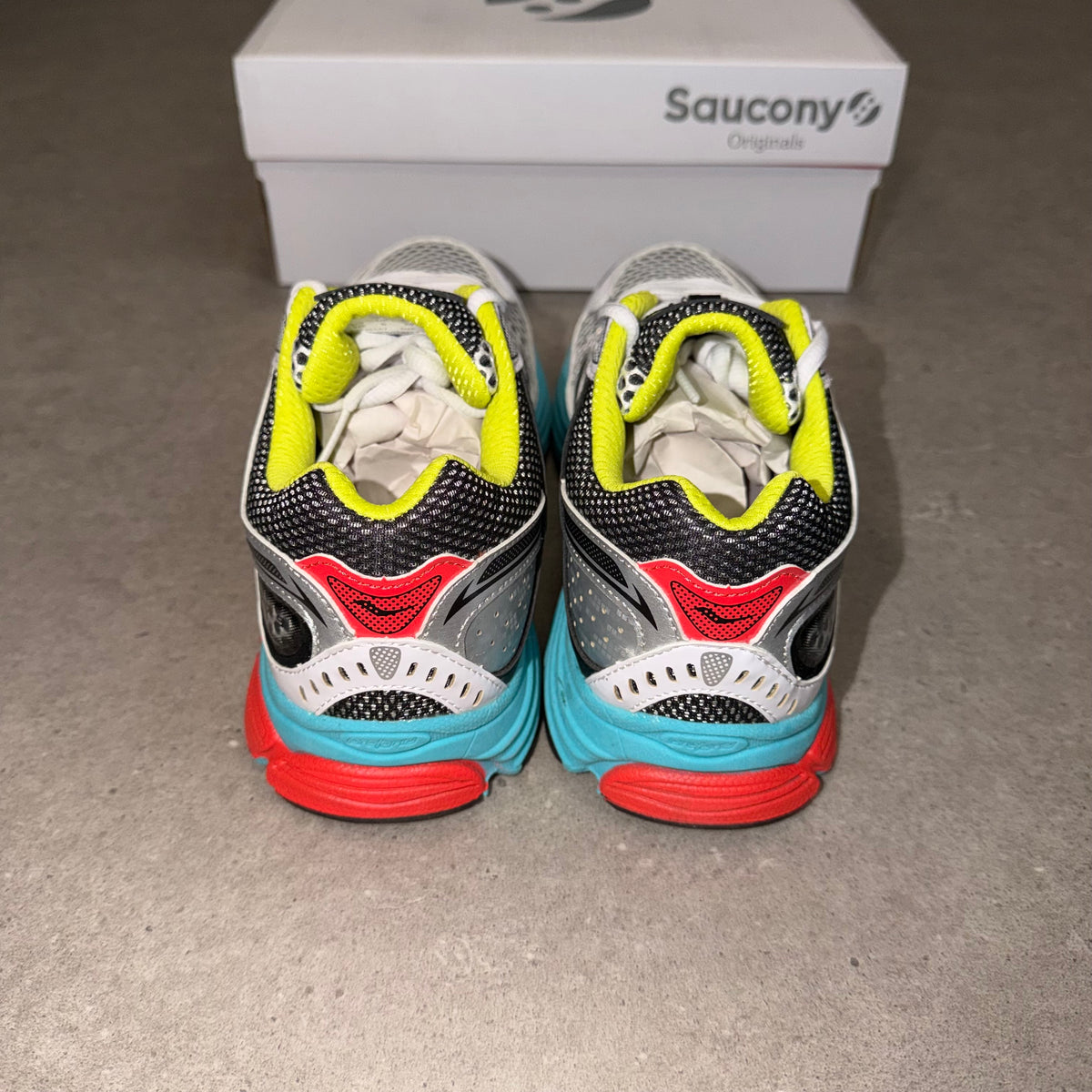 Saucony ProGrid Omni 9 Junior KDZ – Silver / Mutant