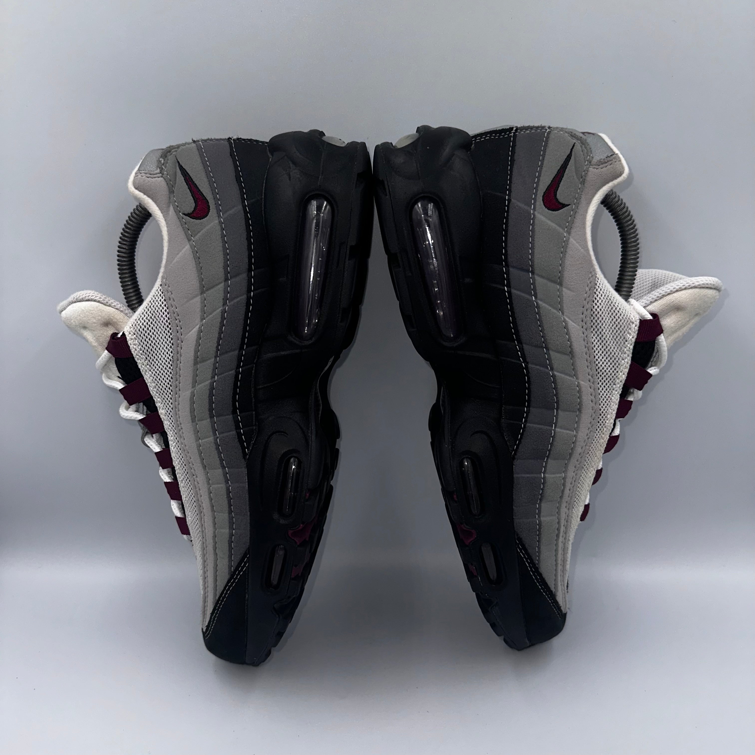 Nike Air Max 95 OG Beetroot UK 7.5 three-quarter front angle