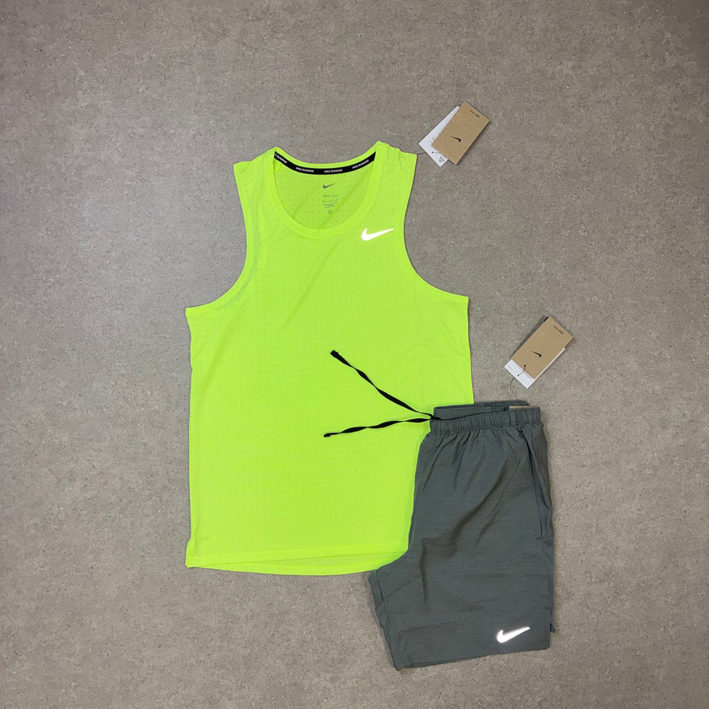 Nike Breathe Miler Tank Top Volt Ice & Challenger Shorts Grey