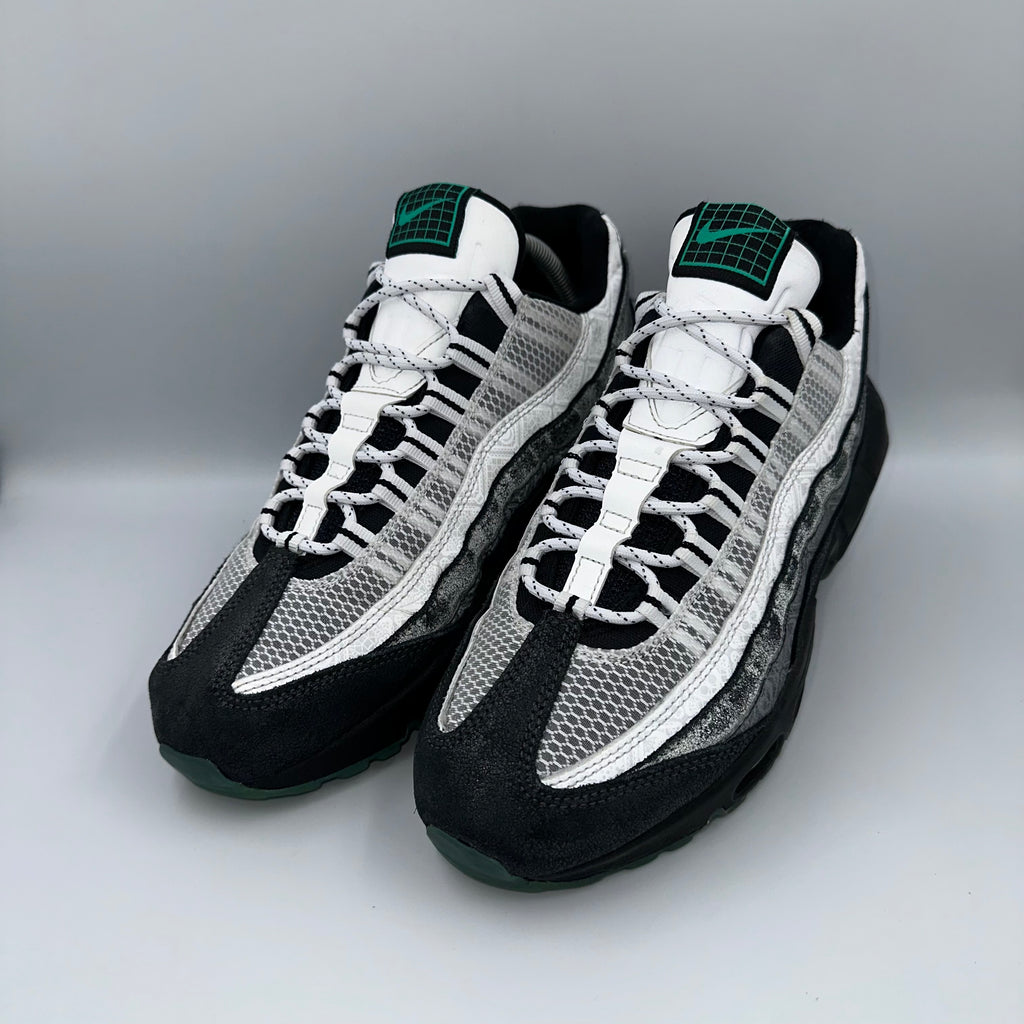 Nike Air Max 95 DOTD UK 7.5 medial side view