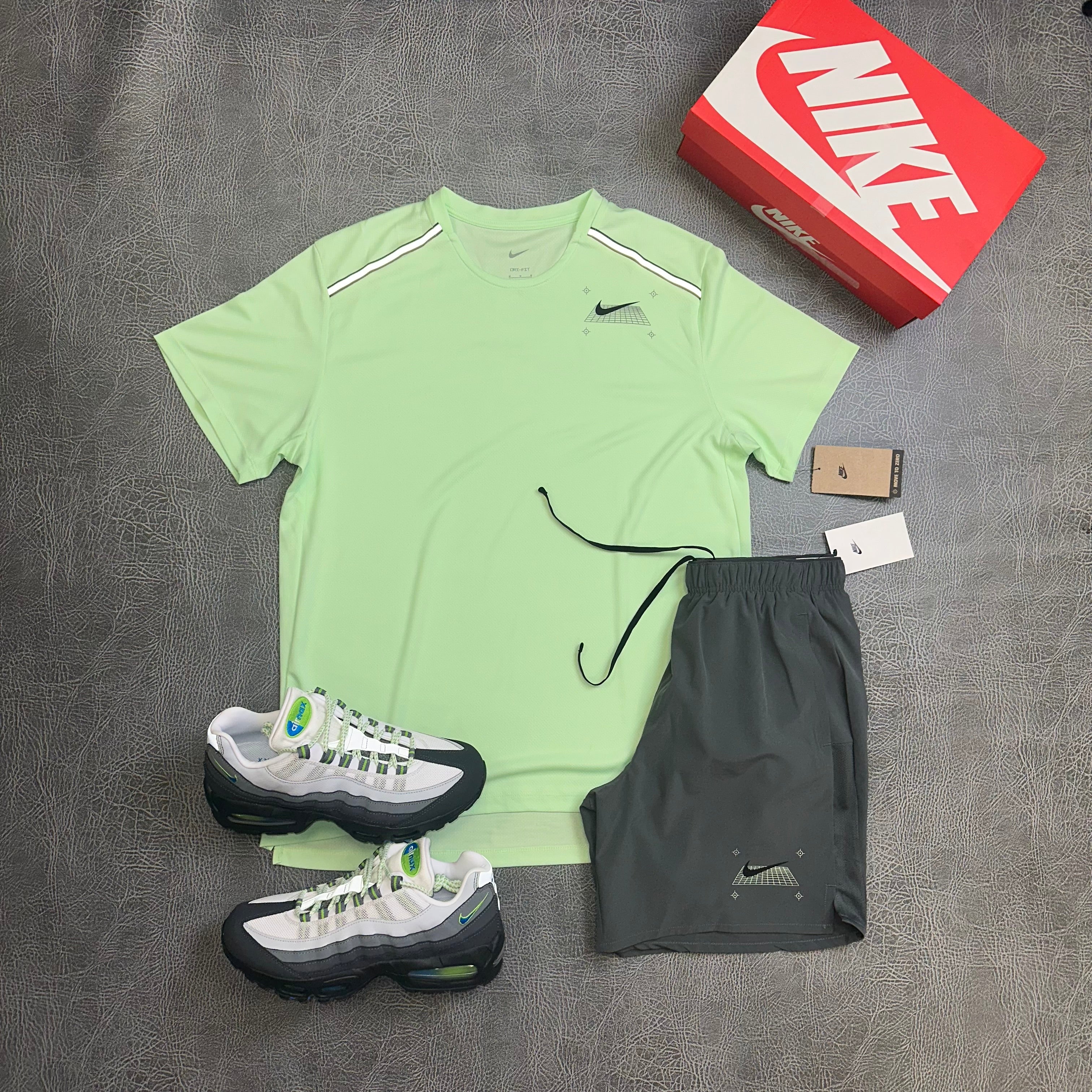 Nike Graphic Miler Vapour Green & Challenger Shorts Iron Grey