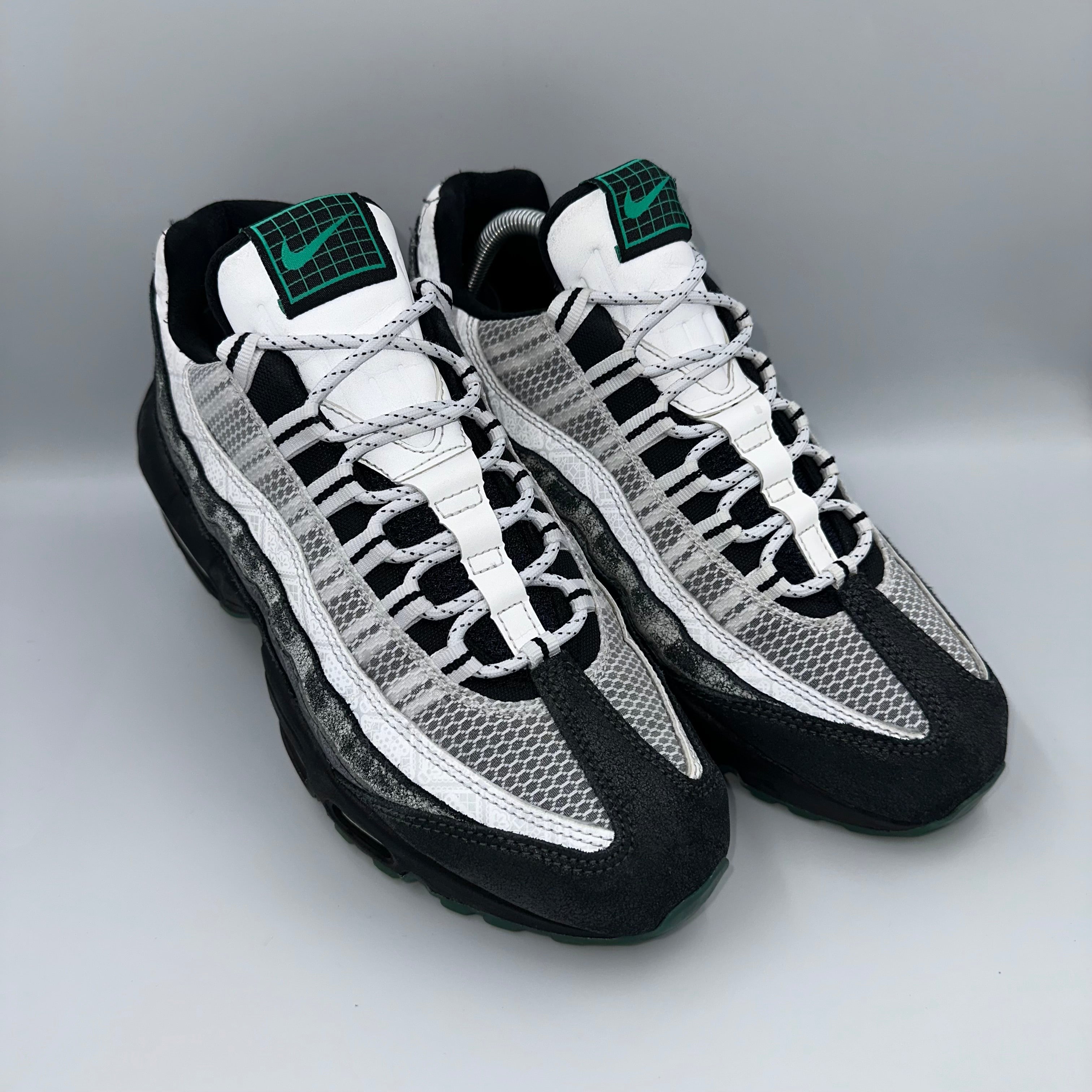 Nike Air Max 95 OG Solar Red UK 8 IM7410-001 lateral side profile