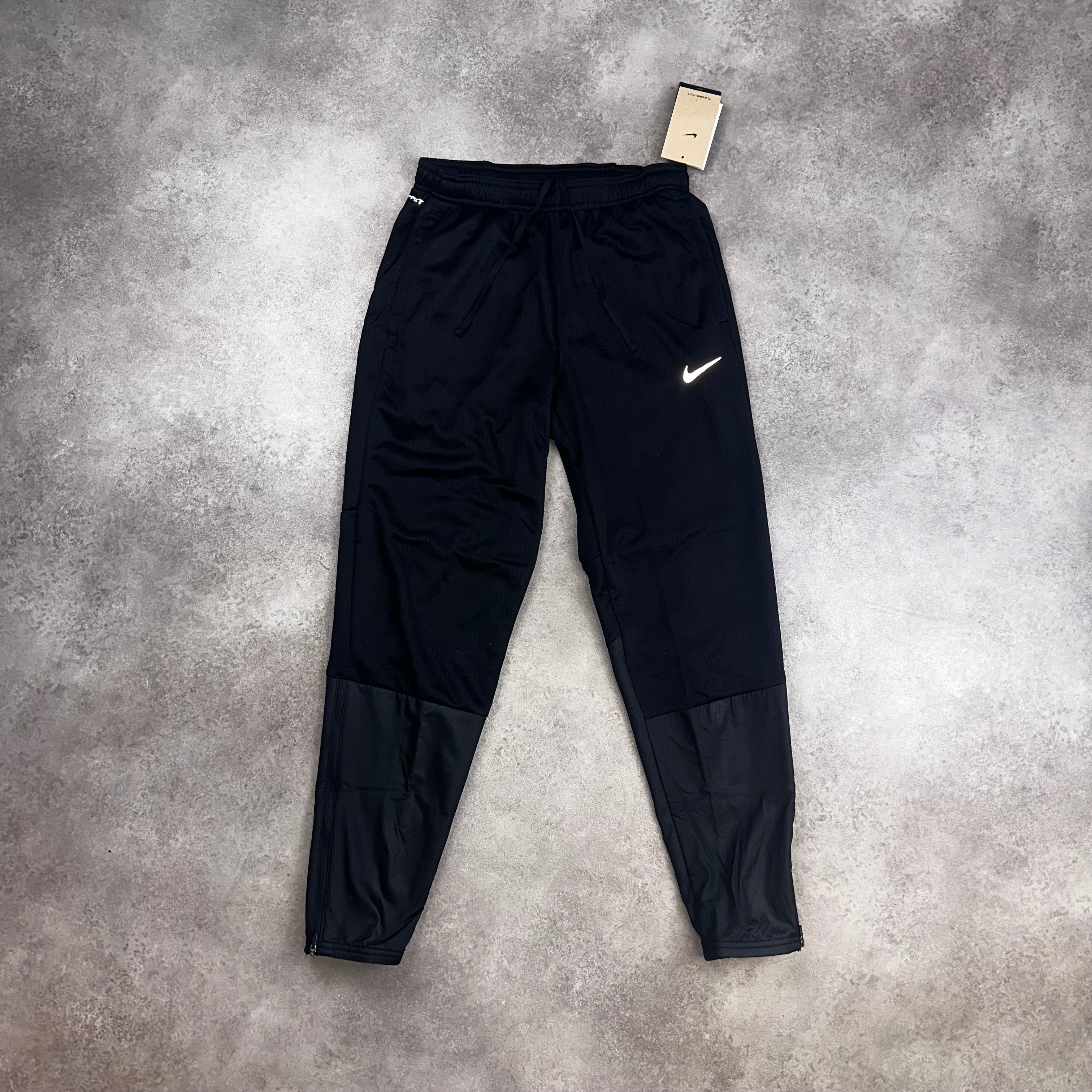 Nike Sphere Challenger Water Repellant front view