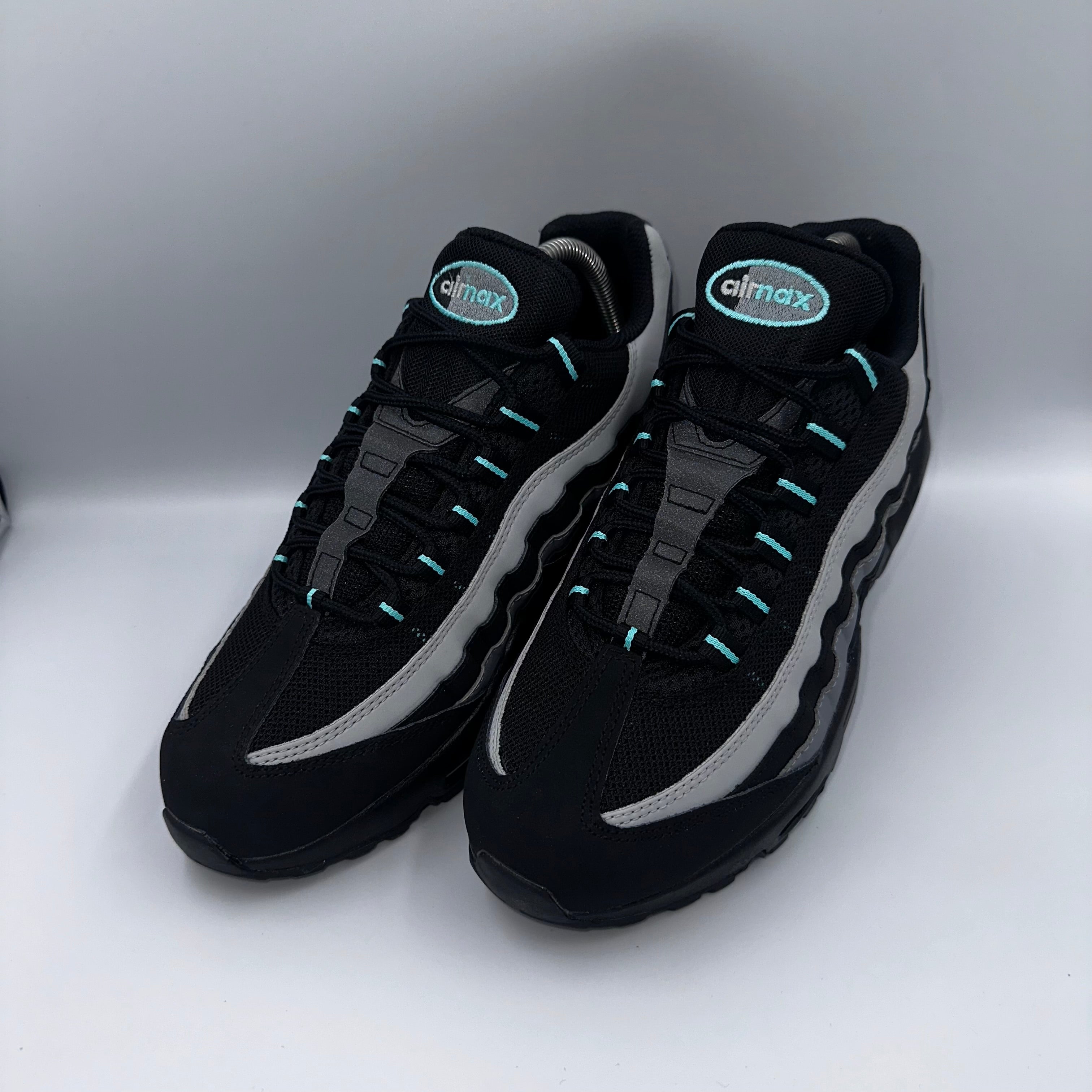 Nike Air Max 95 Jade Jewel / Aurora Green medial side view