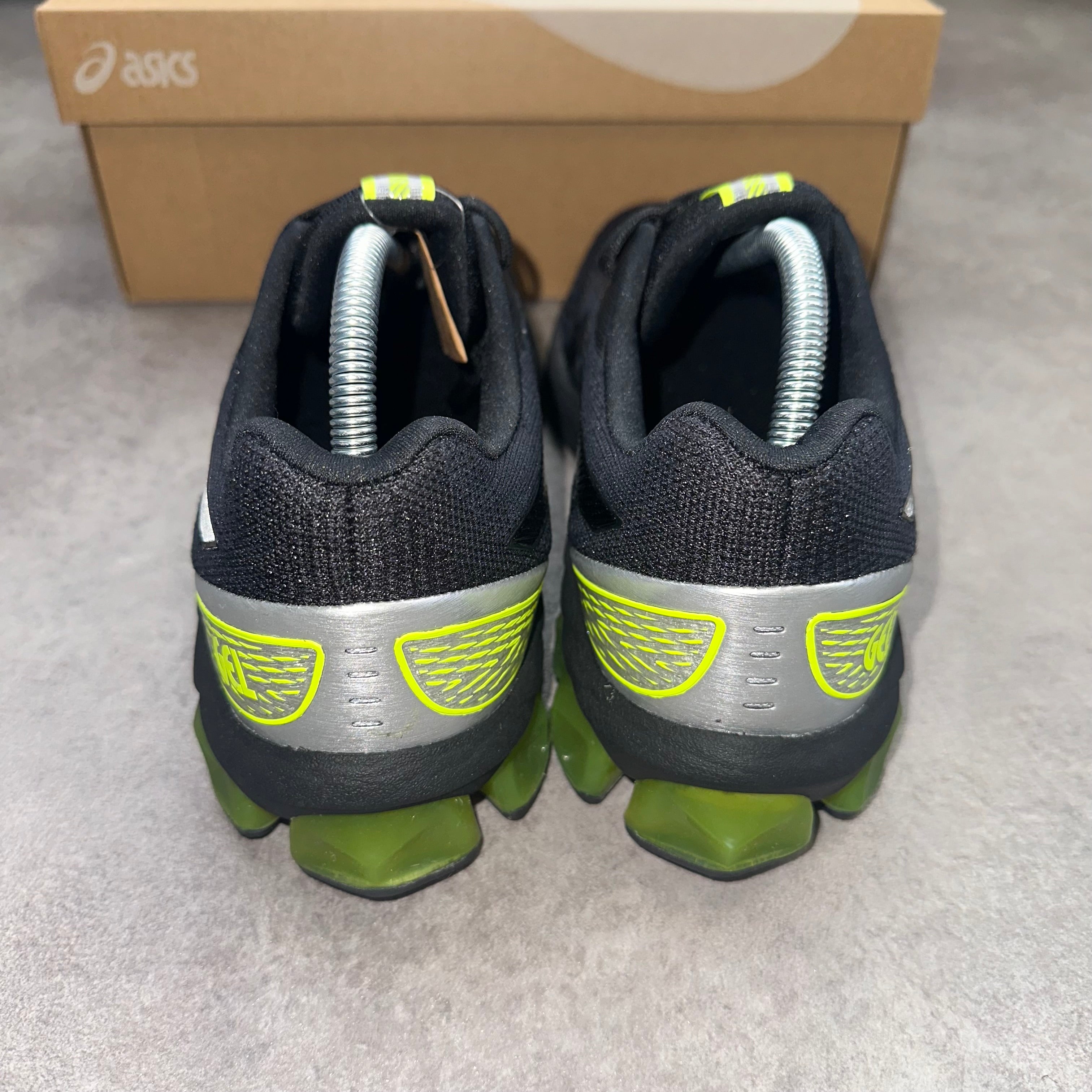 ASICS Gel Quantum 180 VII Black / Pure Silver flat lay