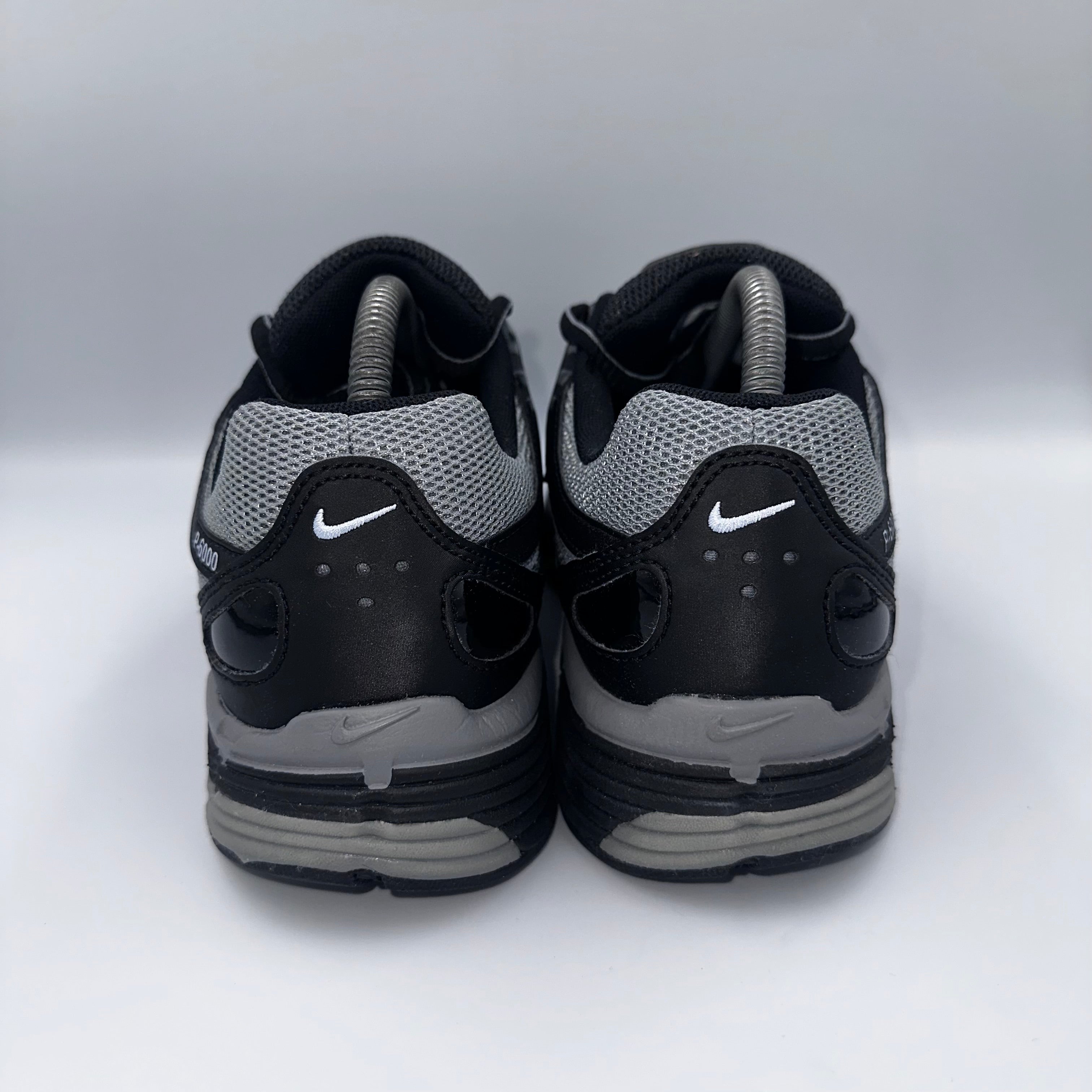 Nike P-6000 Black / Cool Grey UK 7.5 outsole view