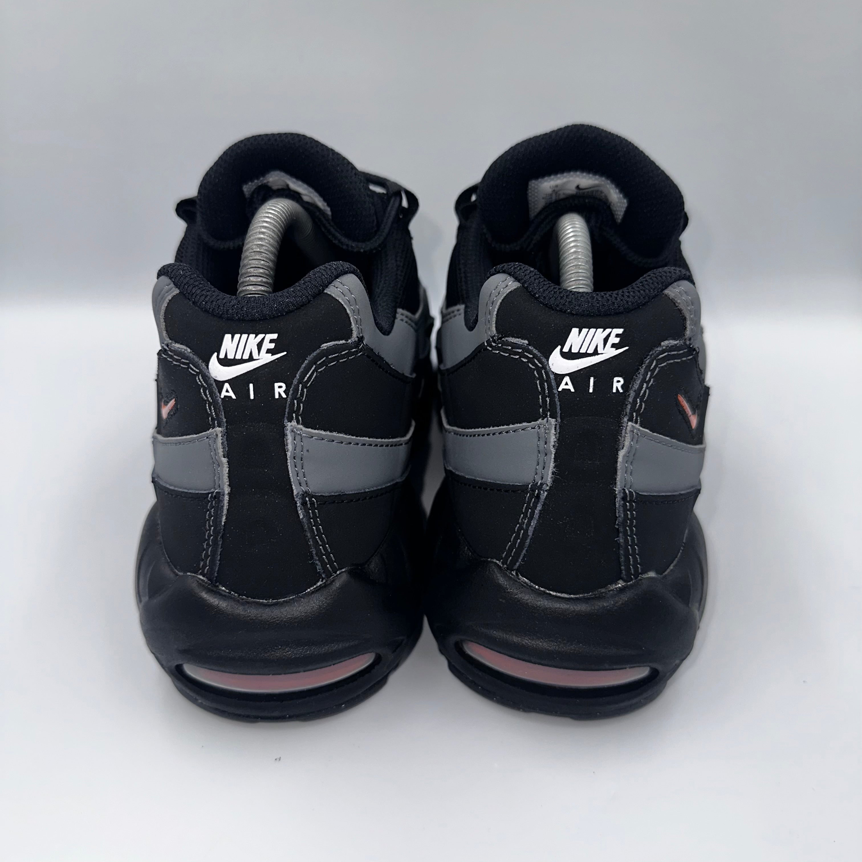 Nike Air Max 95 Safety Orange outsole view