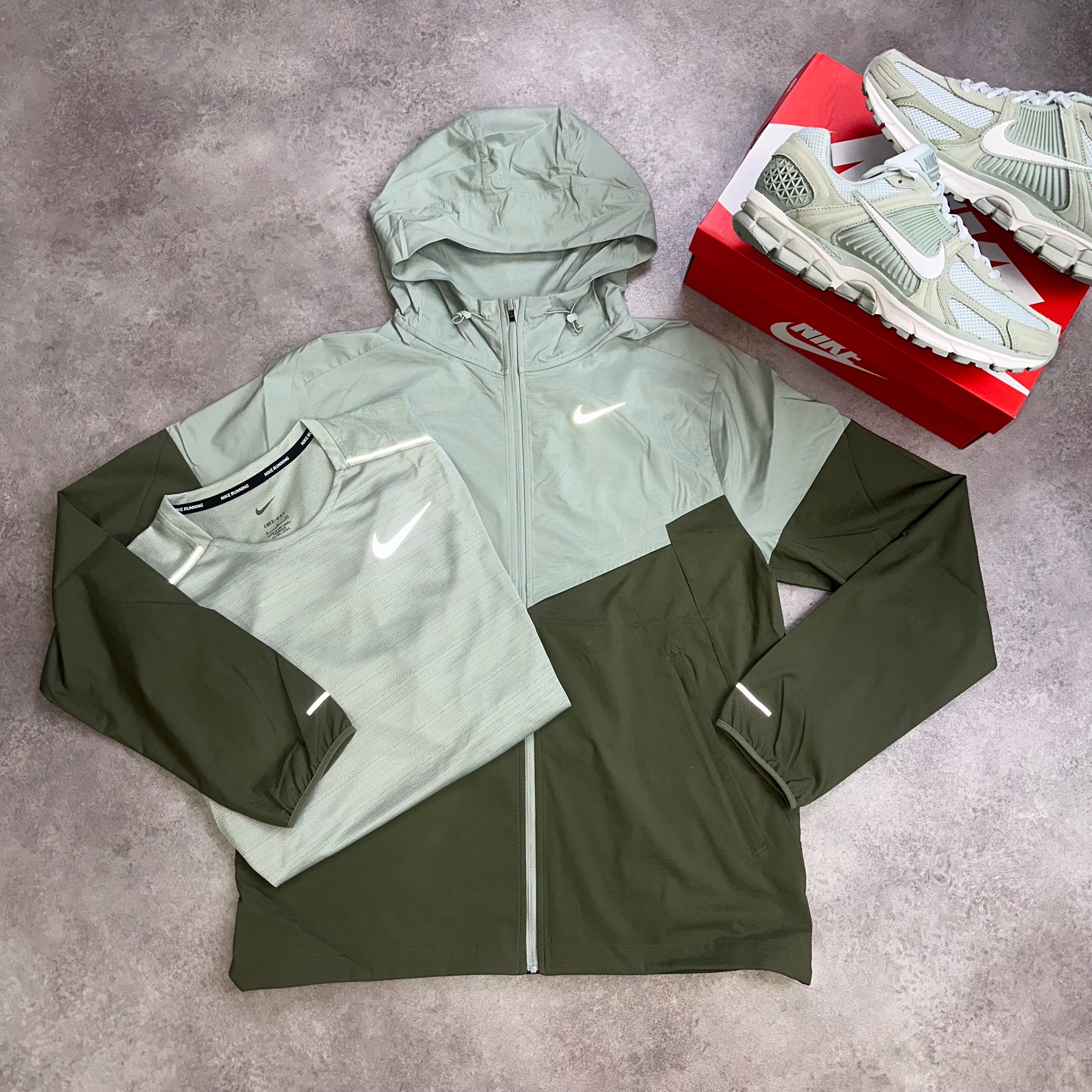 Nike Windbreaker Jacket Jade Horizon front view