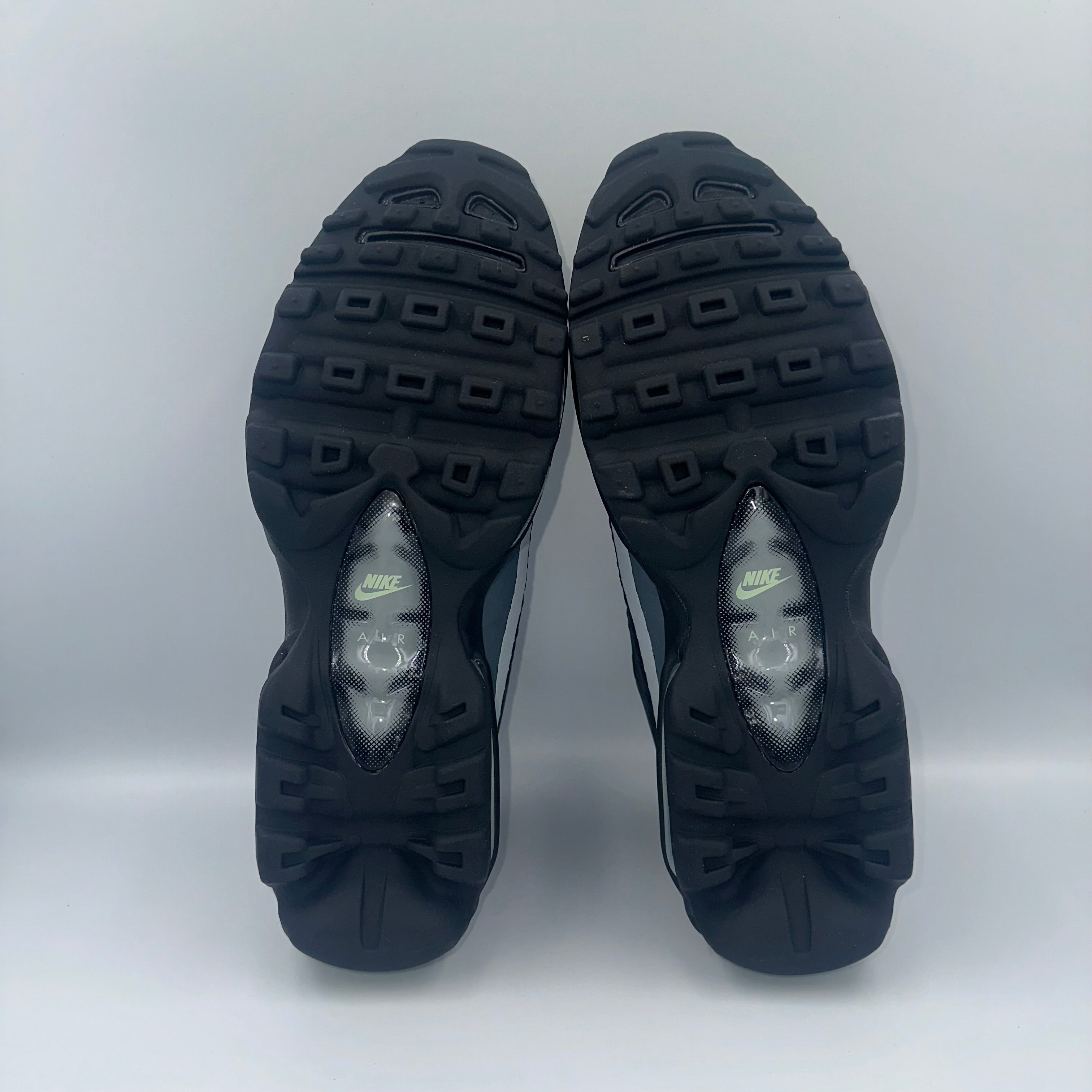 Nike Air Max 95 Ultra Black / Mint Foam heel and counter detail