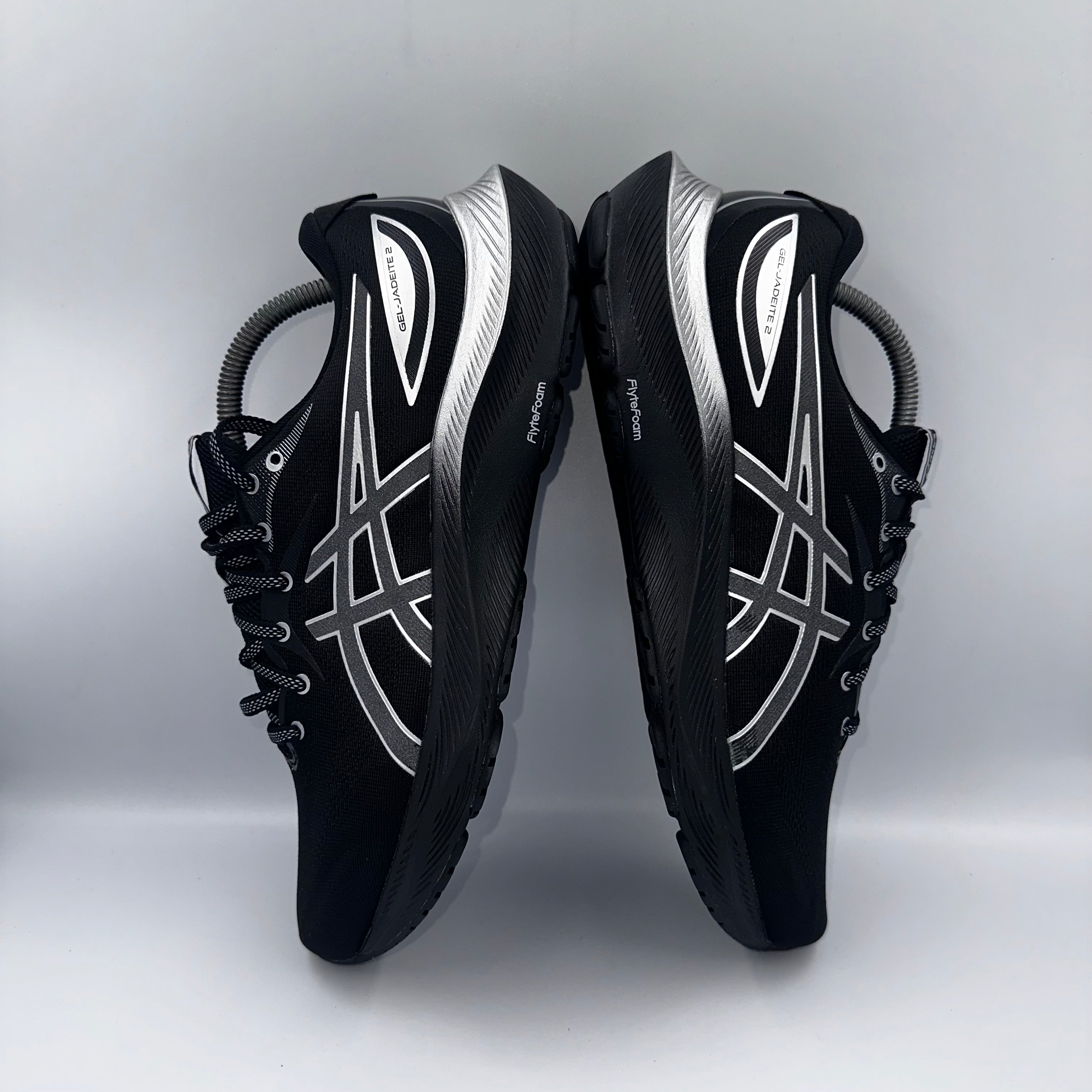 ASICS Gel-Jadeite 2 Black three-quarter front angle