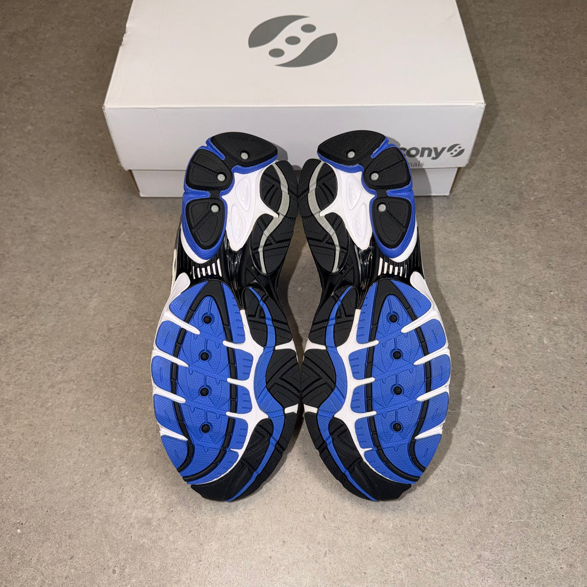 Saucony ProGrid Omni 9 Silver / Blue – S70739-2