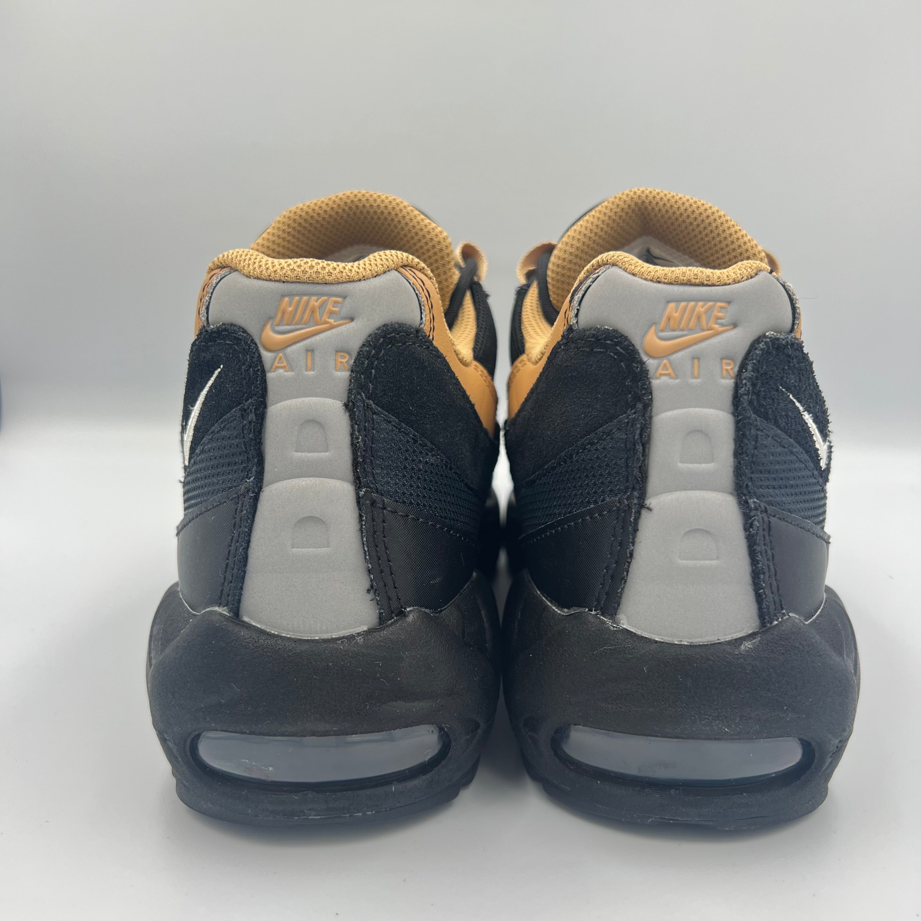 Nike Air Max 95 Black / Gold UK 8.5 outsole view