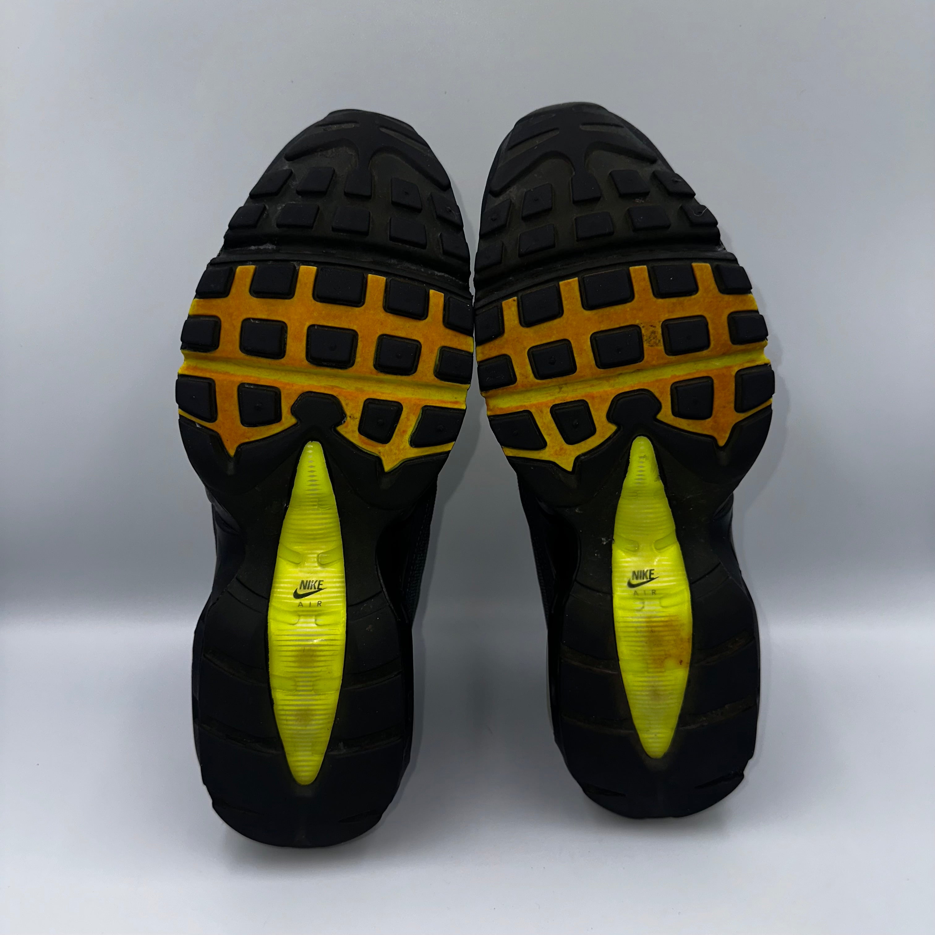 Nike Air Max 95 Tapered Neon UK 6 heel and counter detail