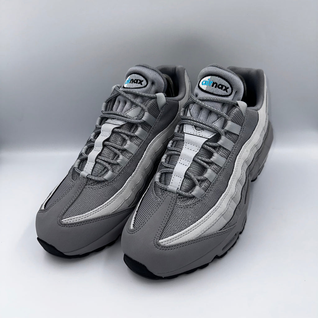 Nike Air Max 95 Particle Grey Retro Logo