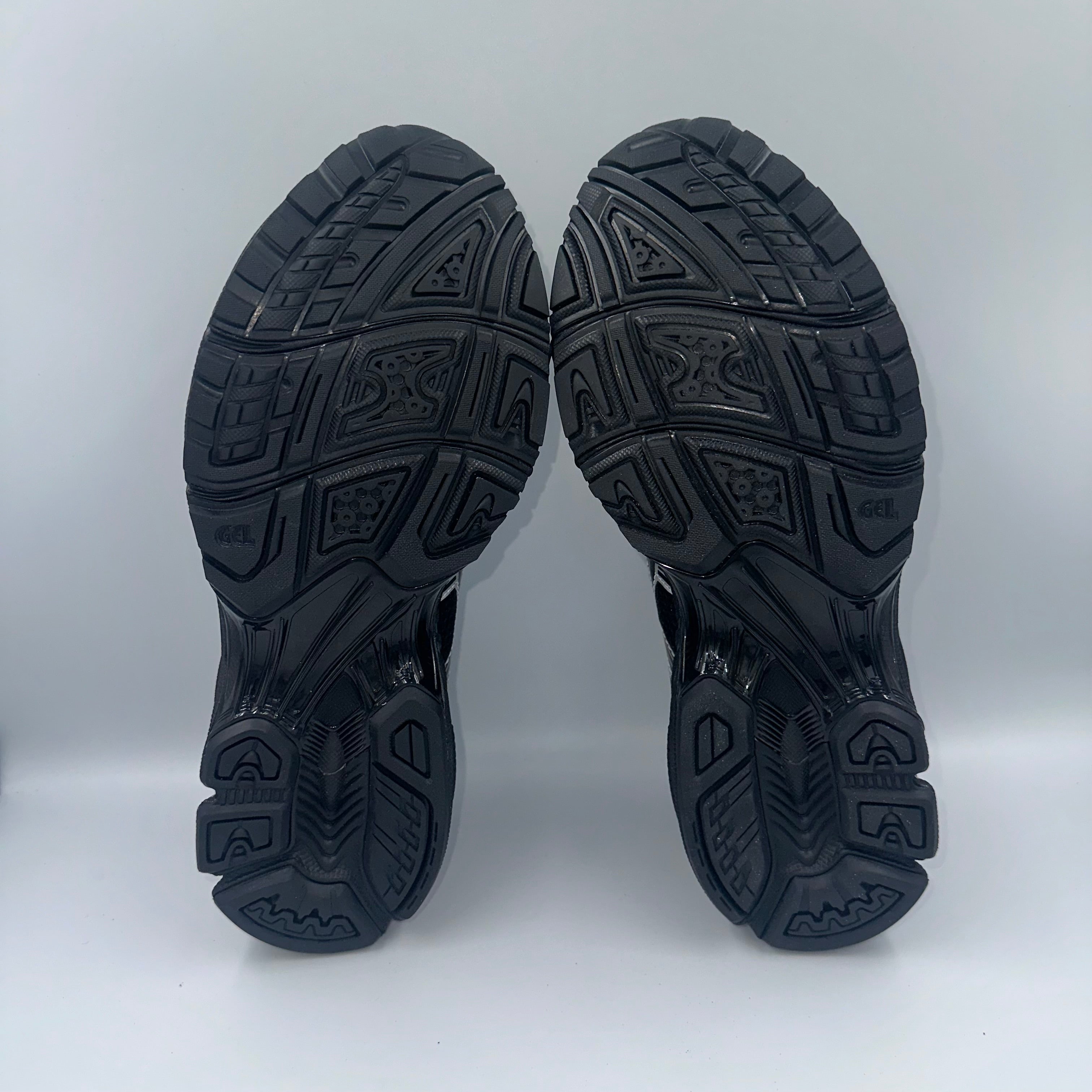 ASICS Gel-Kayano 14 Black / Pure Silver UK 8.5 heel and counter detail
