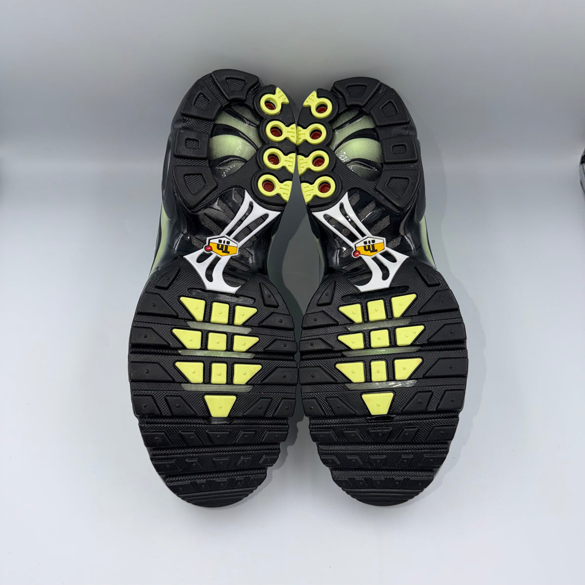 Nike Air Max Plus TN Cool Grey / Light Liquid Lime