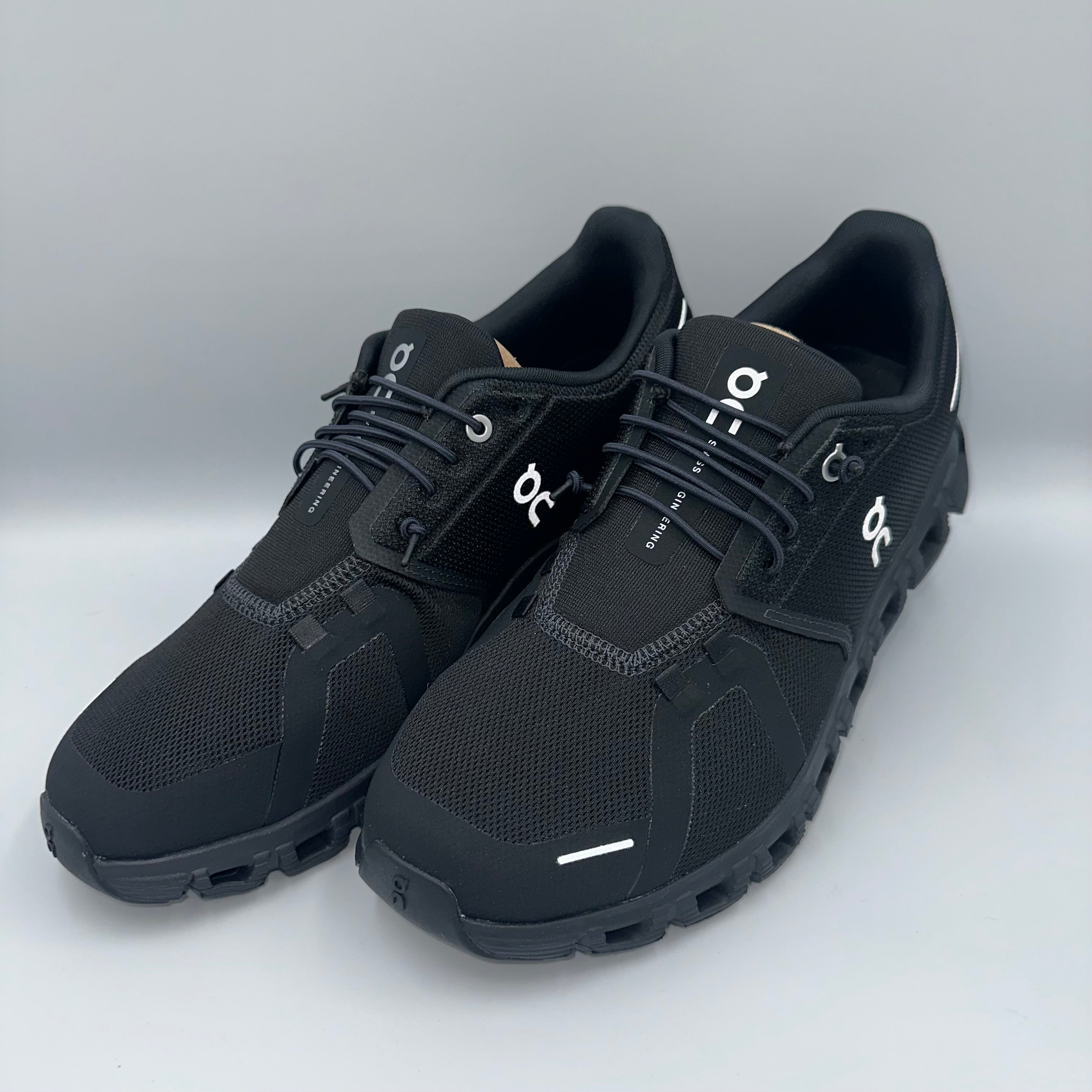 On Running Cloud 6 Black UK 9 detail view
