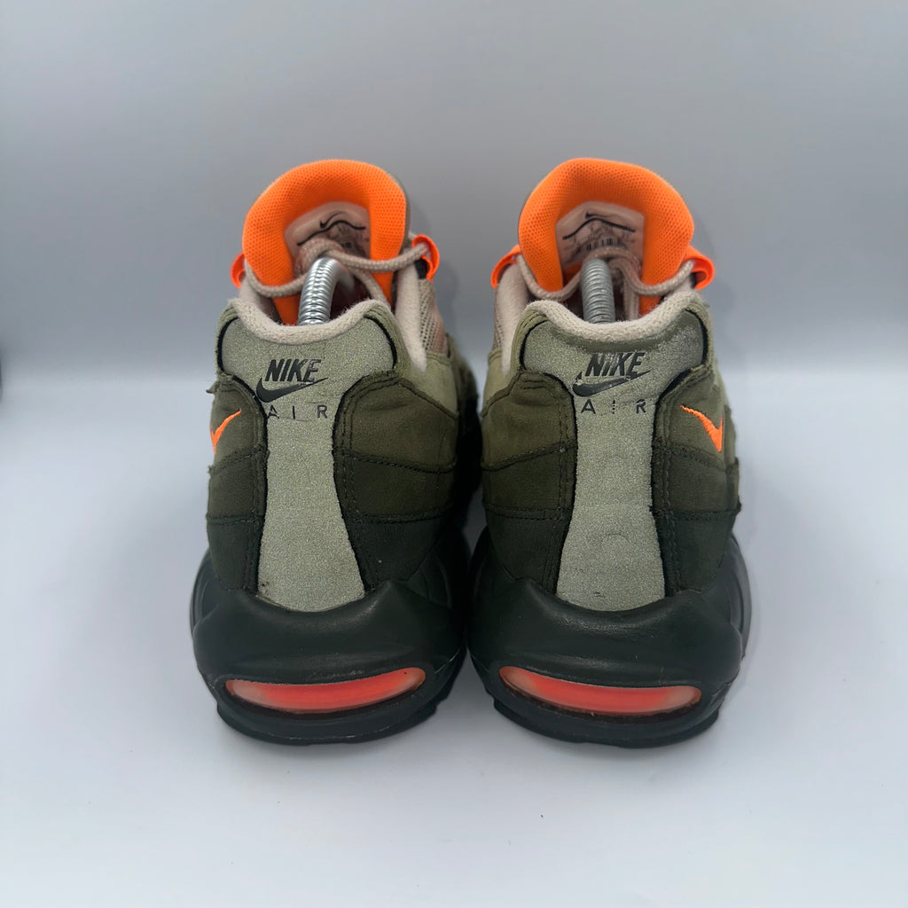 Nike Air Max 95 OG Total Orange / Neutral Olive UK 8 outsole view