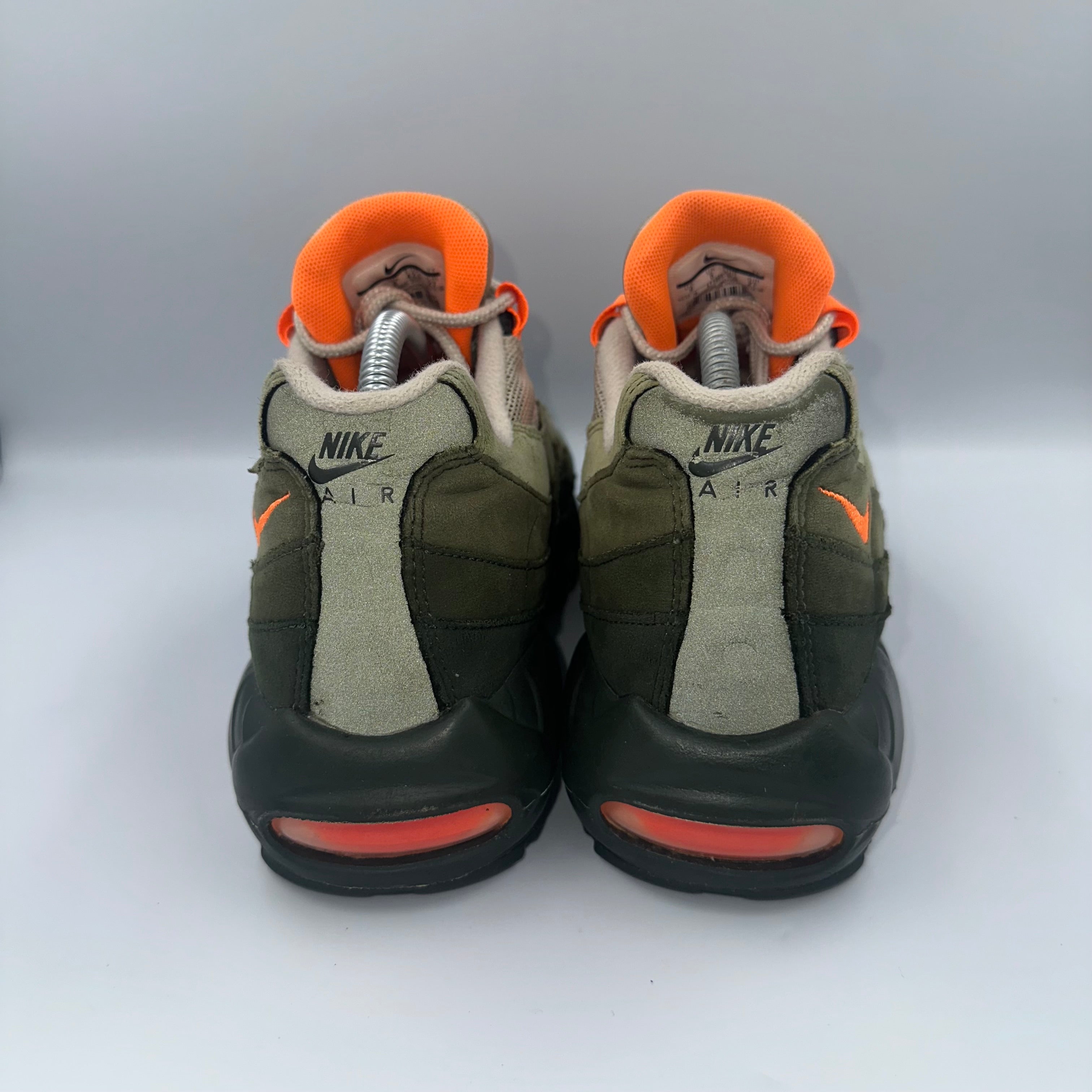 Nike Air Max 95 OG Total Orange / Neutral Olive UK 8 outsole view