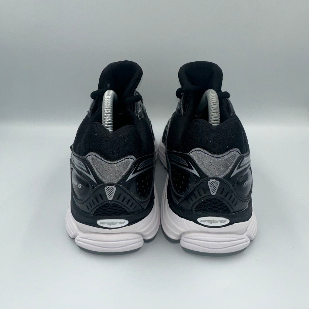 Saucony Progrid Omni 9 Black outsole view Most Sizes
