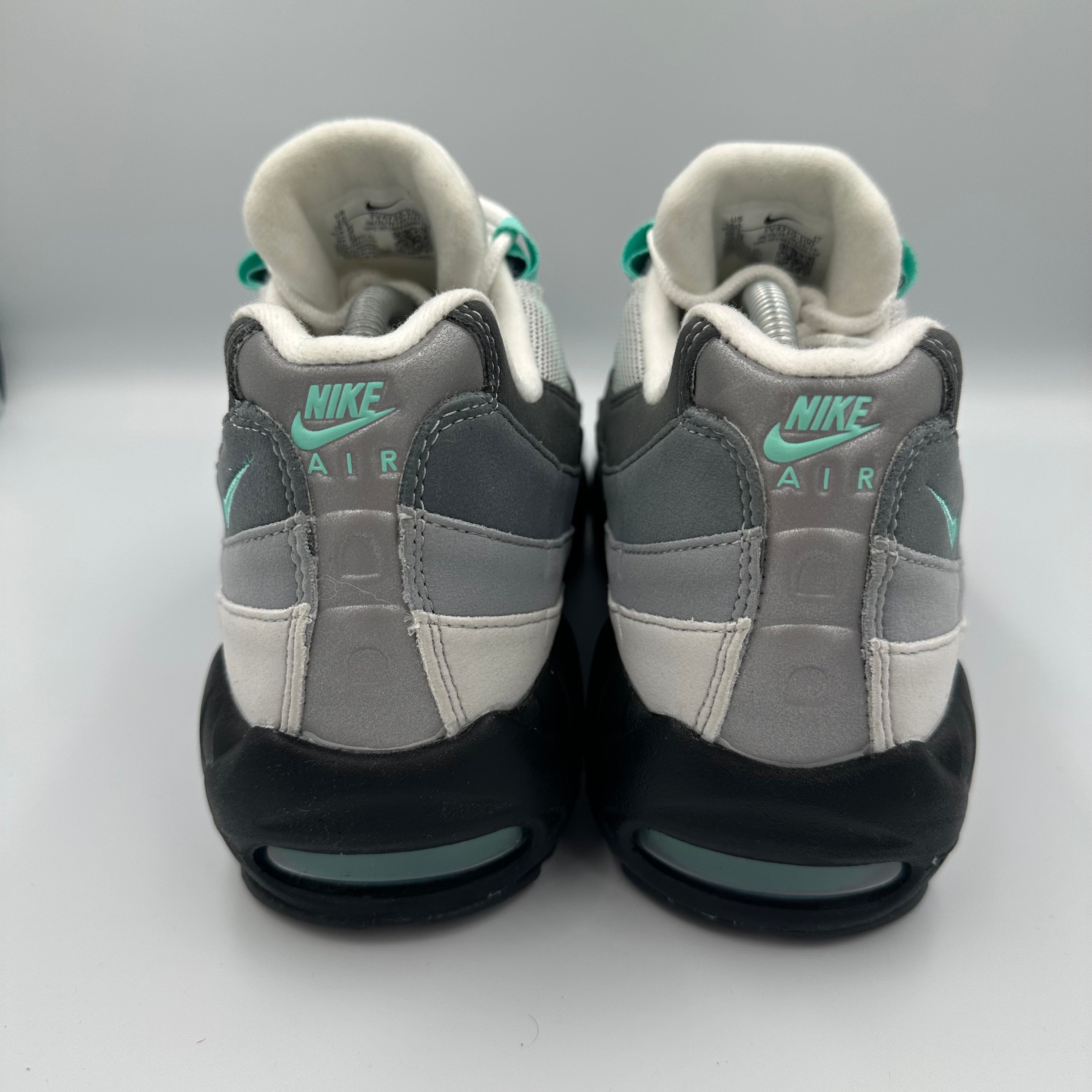Nike Air Max 95 Hyper Turquoise outsole view