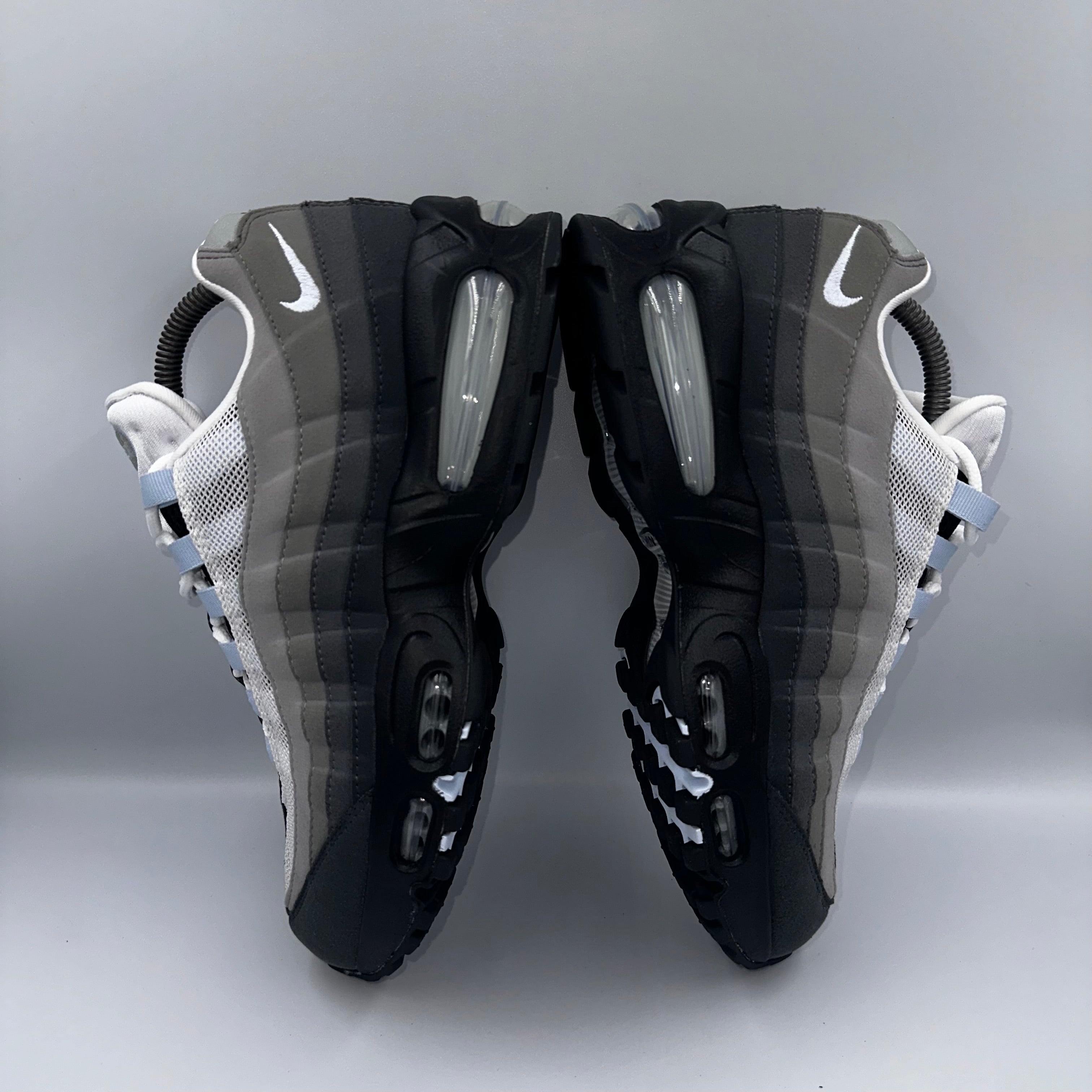 Nike Air Max 95 OG Blue Tint 2025 “Big Bubble” three-quarter front angle