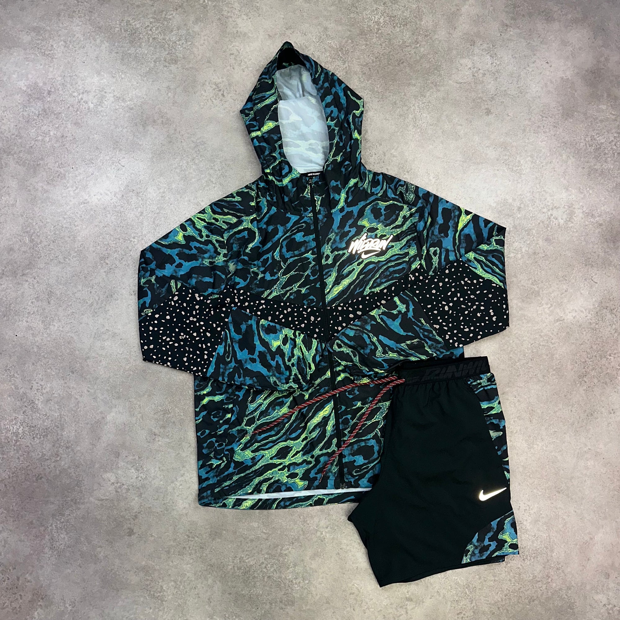 Nike Wild Run Jacket & Shorts Set
