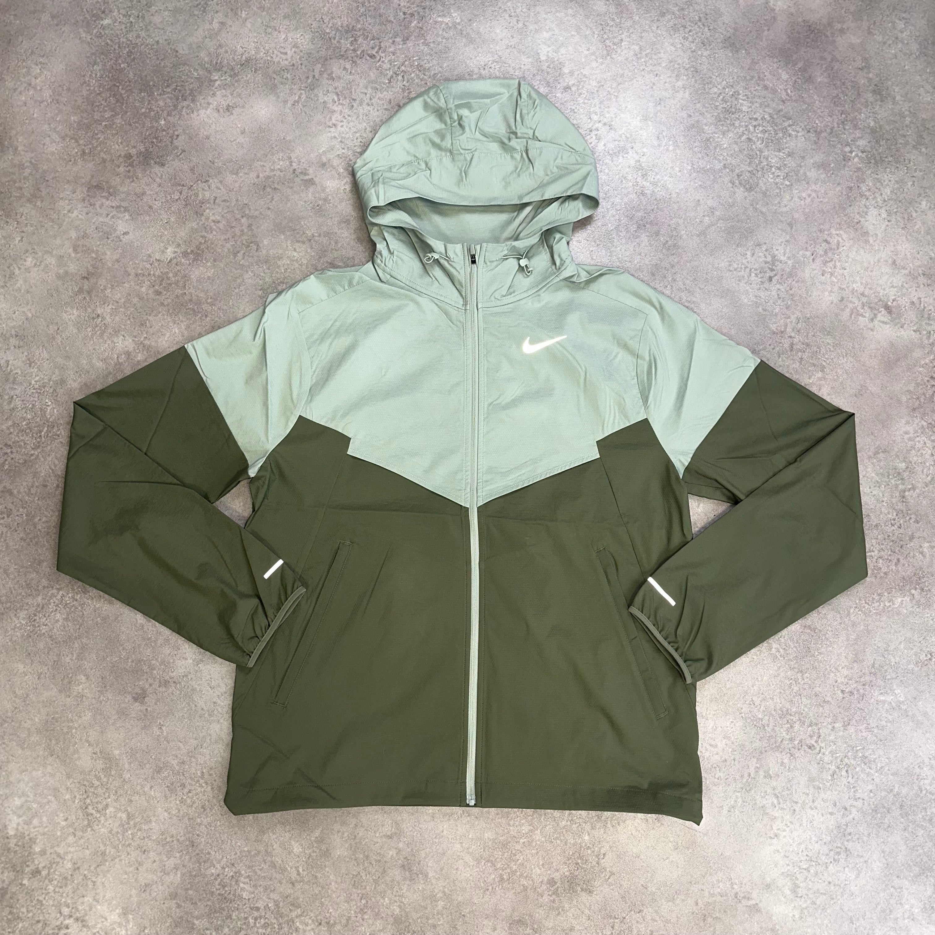 Nike Windbreaker Jacket Jade Horizon back view