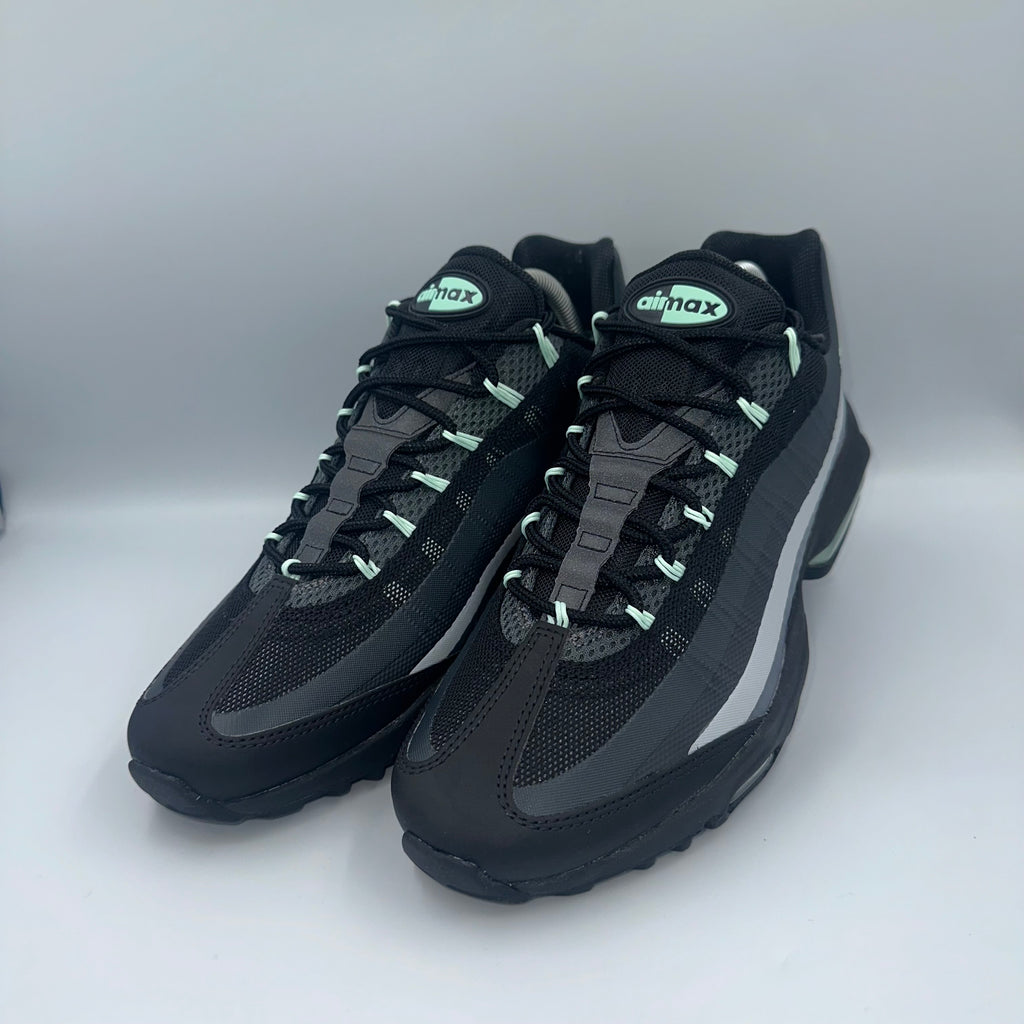 Nike Air Max 95 Ultra Black / Mint Foam medial side view
