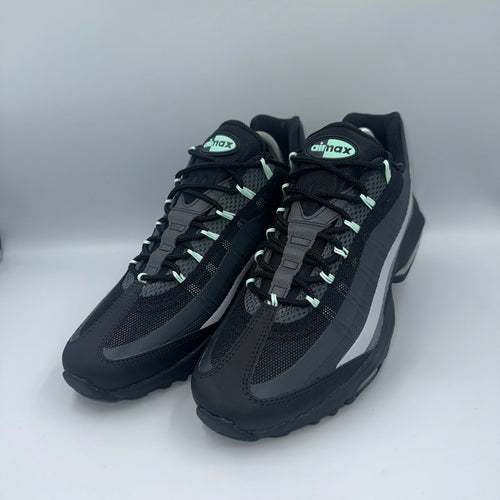 Nike Air Max 95 Ultra Black / Mint Foam medial side view