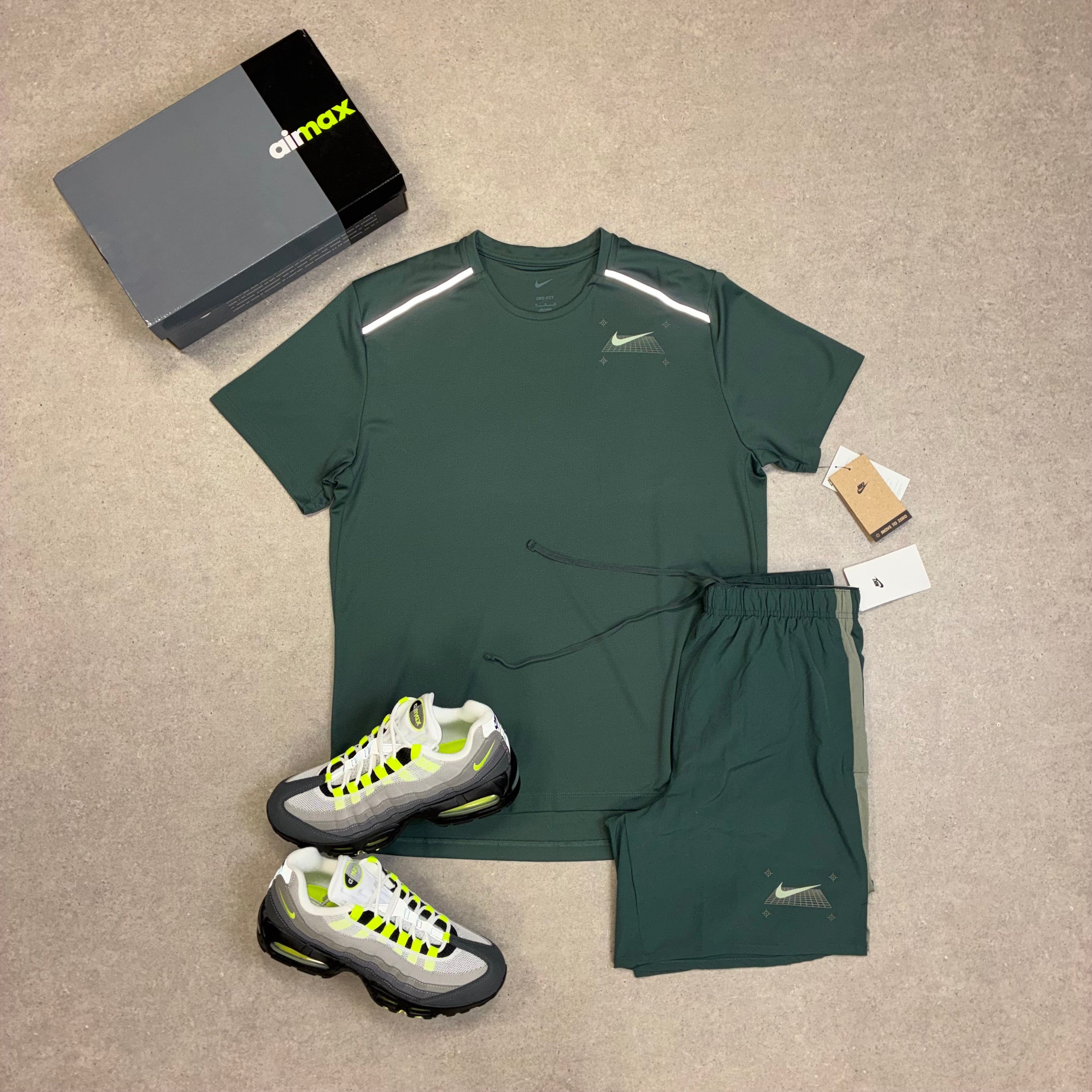Nike Graphic Miler Vintage Green