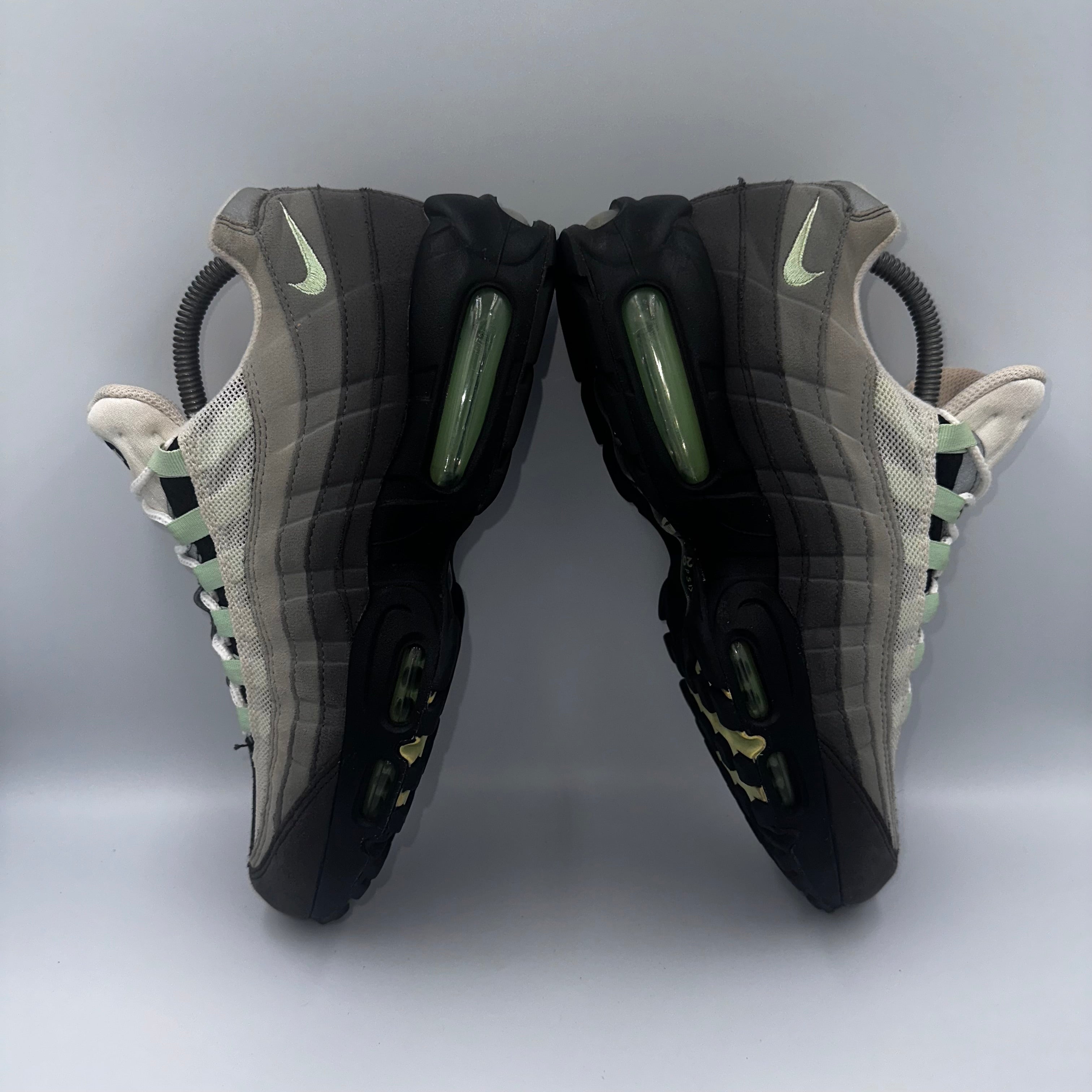 Nike Air Max 95 OG Freshmint UK 7 three-quarter front angle